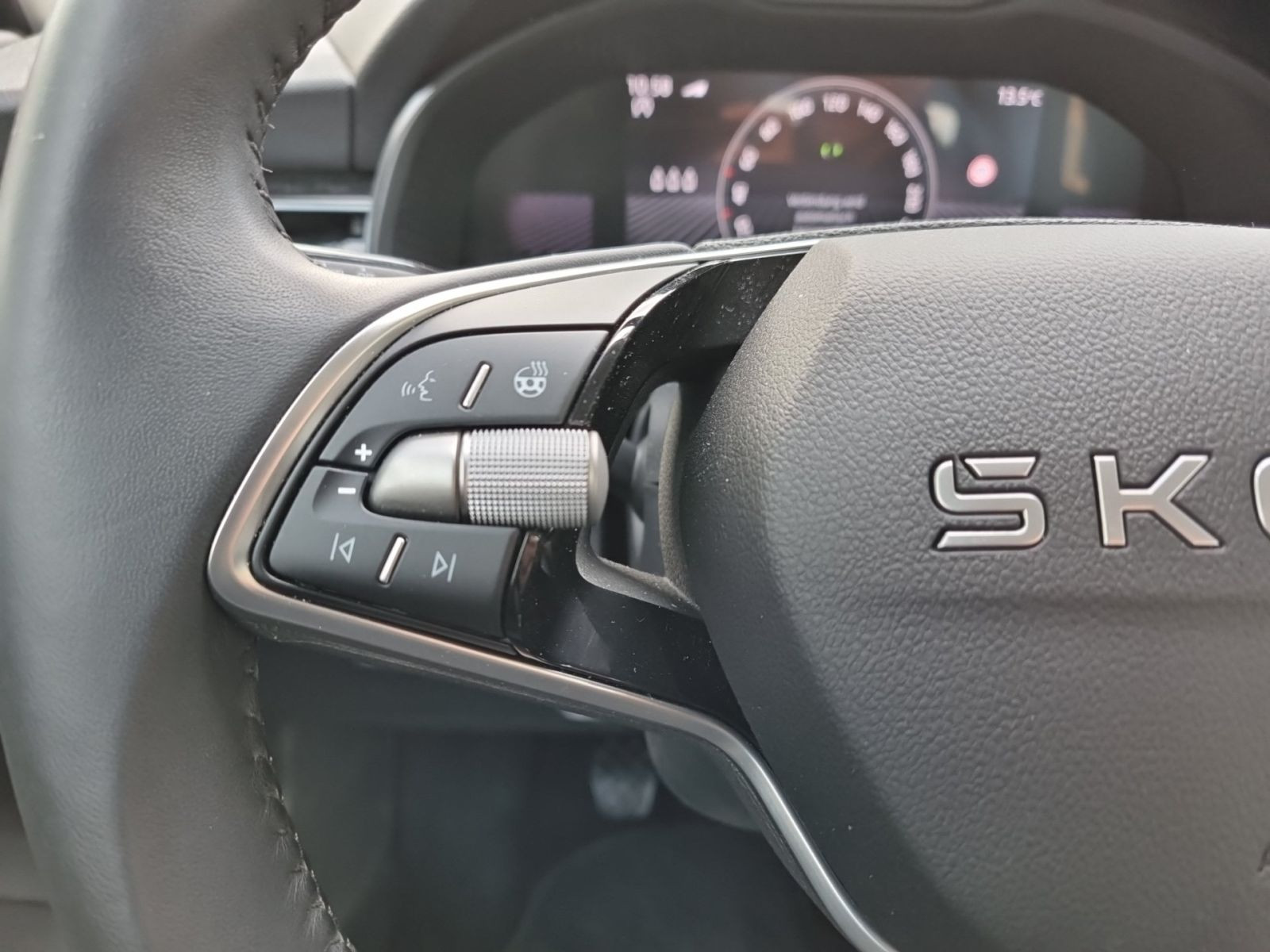 Skoda Kamiq 1.0 TSI Tour LED CarPlay GRA RFK DAB