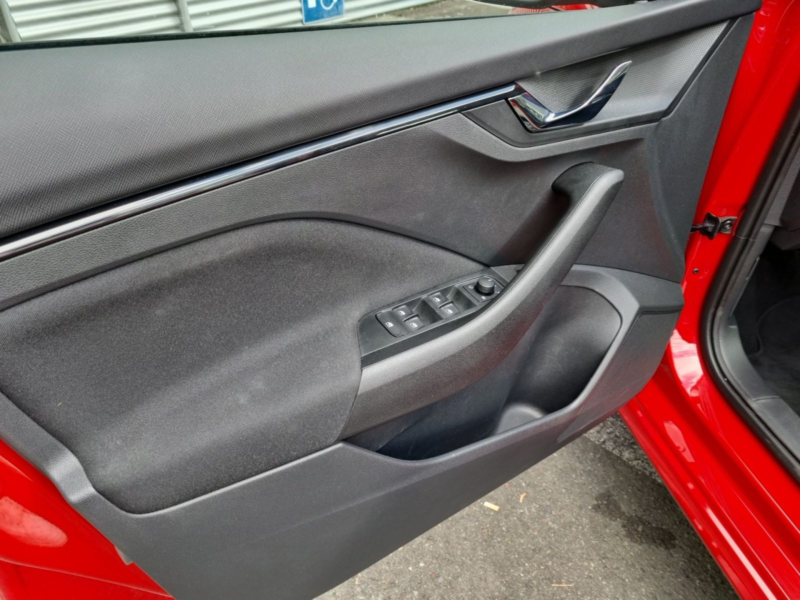 Skoda Kamiq 1.0 TSI Tour LED CarPlay GRA RFK DAB