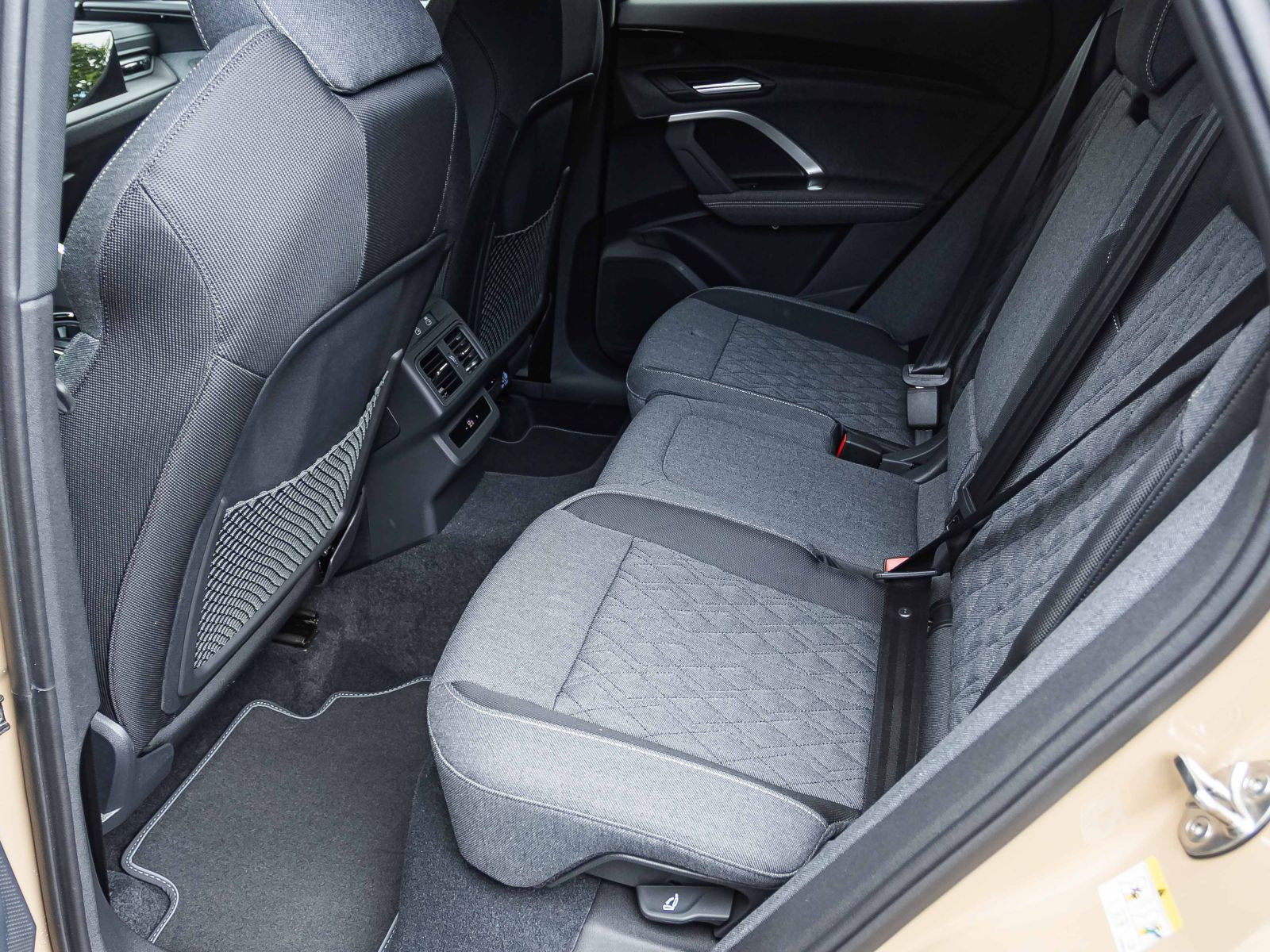 Audi Q5 S-LINE SUV TFSI TECH Standheizung 70.025UPE