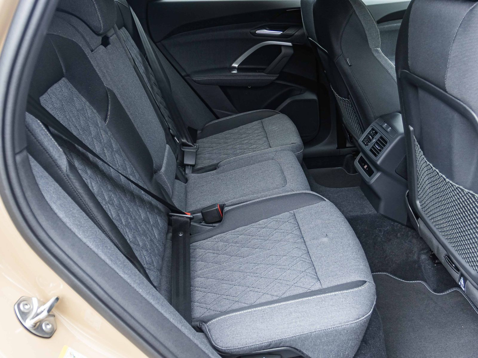 Audi Q5 S-LINE SUV TFSI TECH Standheizung 70.025UPE