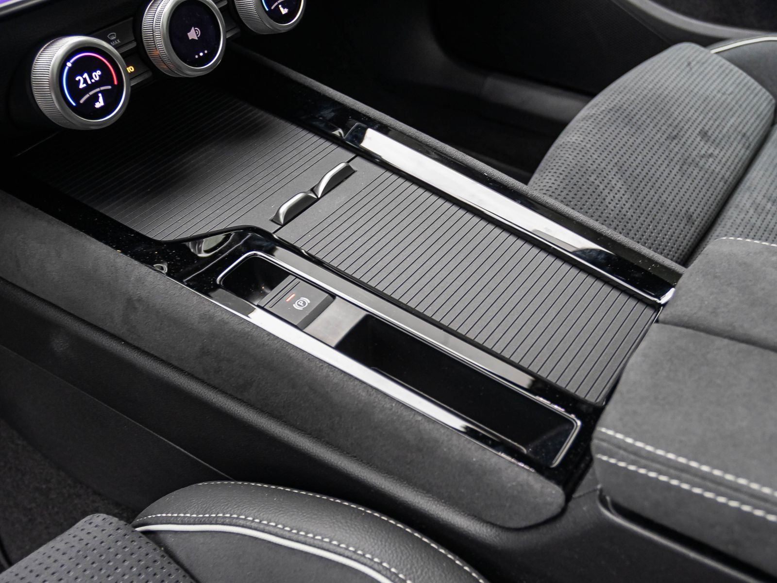 Skoda Superb Combi 2.0TDI Sportline DSG 4x4 Navi LED