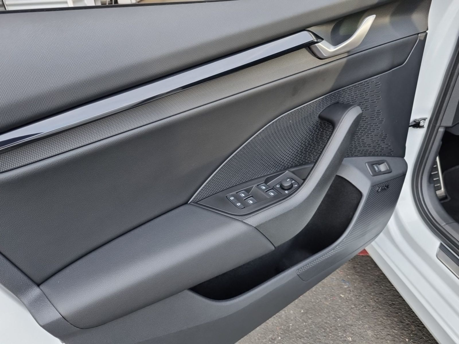 Skoda Octavia Combi 2.0TDI Sportline DSG Navi Panorama