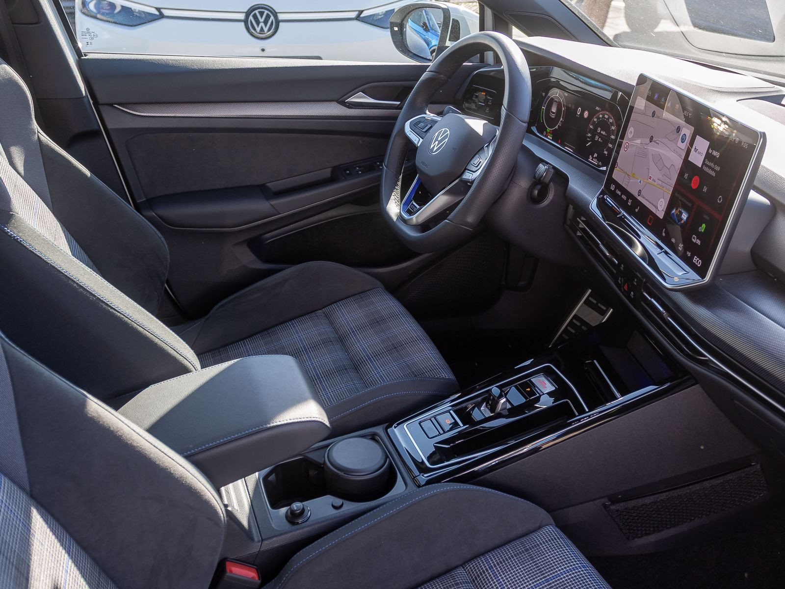 Volkswagen Golf VIII GTE 1.5 eHybrid DSG Navi LED HuD Digital Cockpit DCC ACC EPH