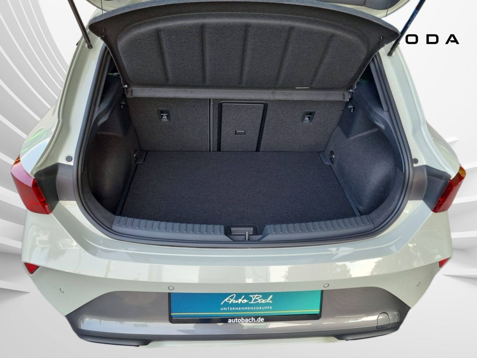 Cupra Leon 1.5 eTSI DSG Navi LED DCC CarPlay ACC RFK