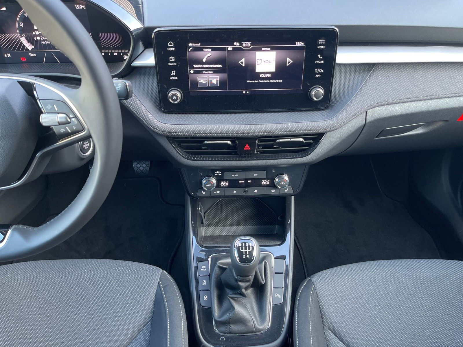 Skoda Fabia 1.0TSI Tour LED Klimaautomatik GRA EPH DAB