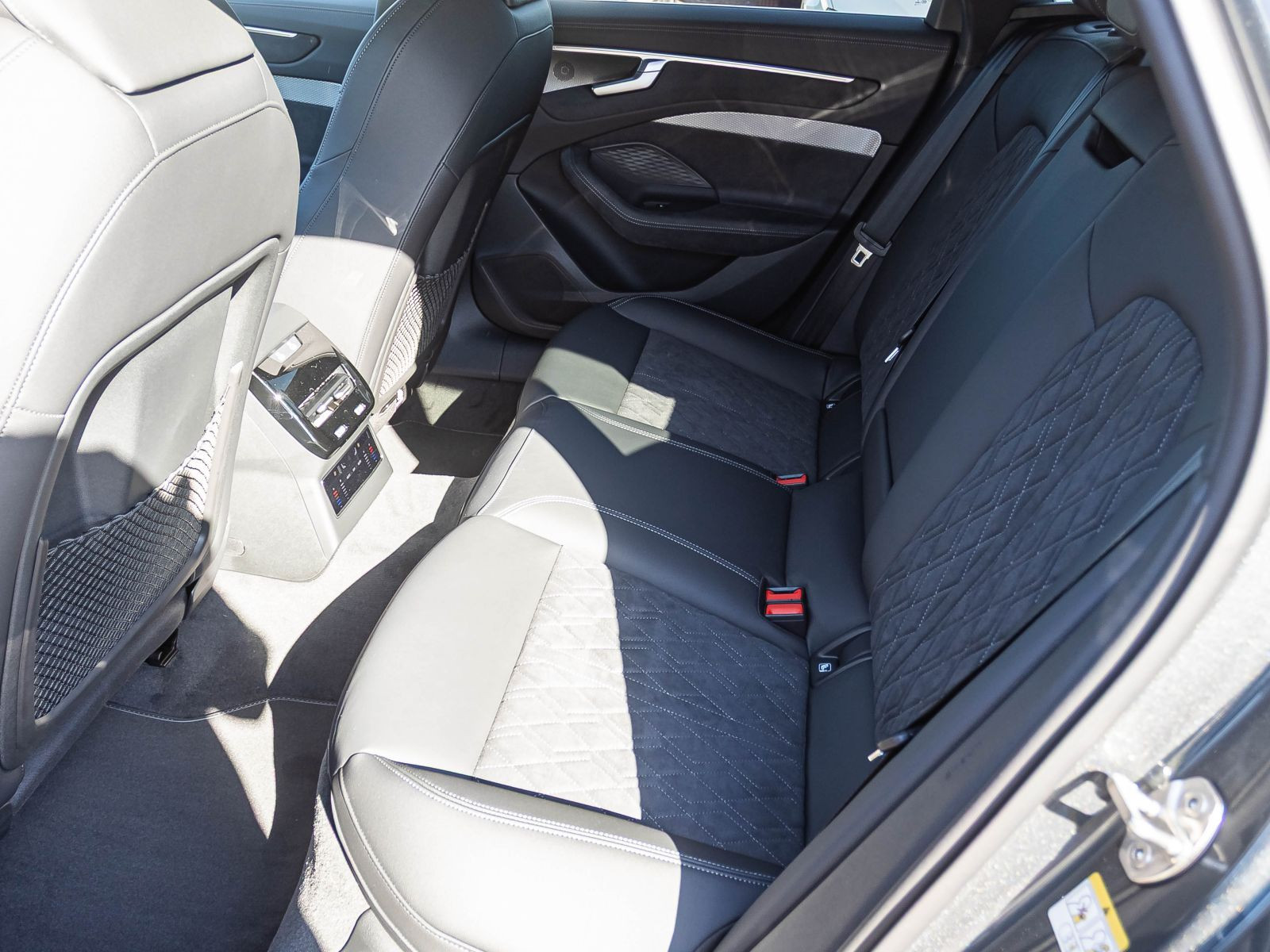 Audi A6 Avant TDI quattro S-Line AHK Allradlenkung B&O Tech-PLUS