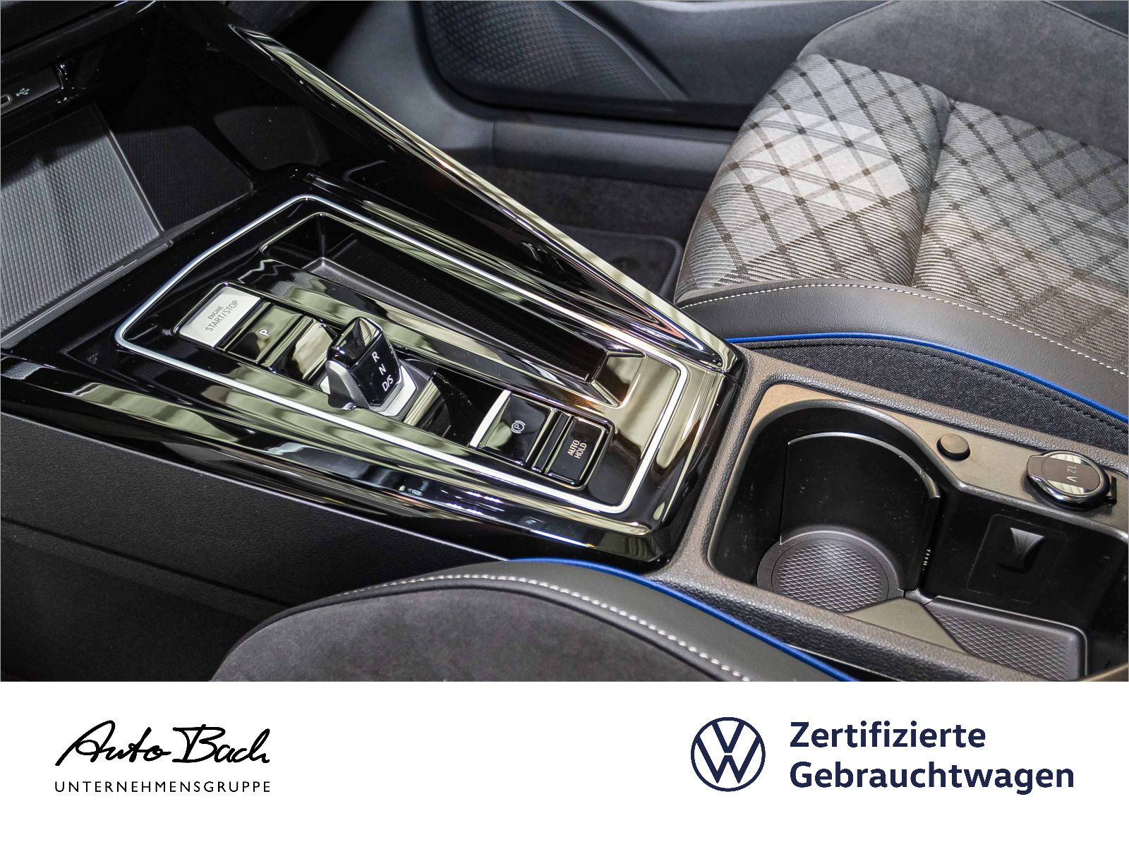 Volkswagen Golf VIII 2.0TDI R-Line DSG Navi LED Panorama ACC