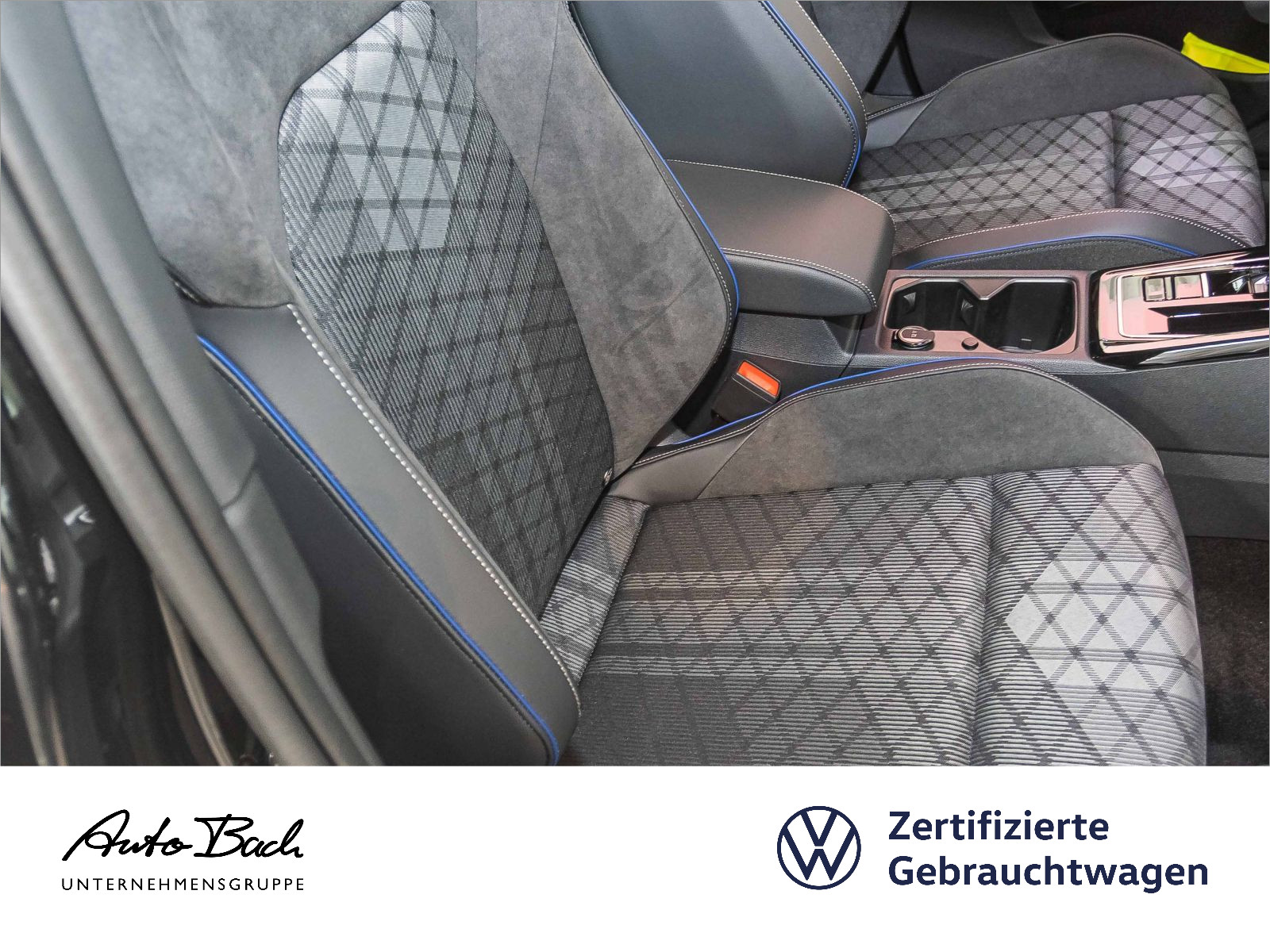 Volkswagen Golf VIII 2.0TDI R-Line DSG Navi LED Panorama ACC