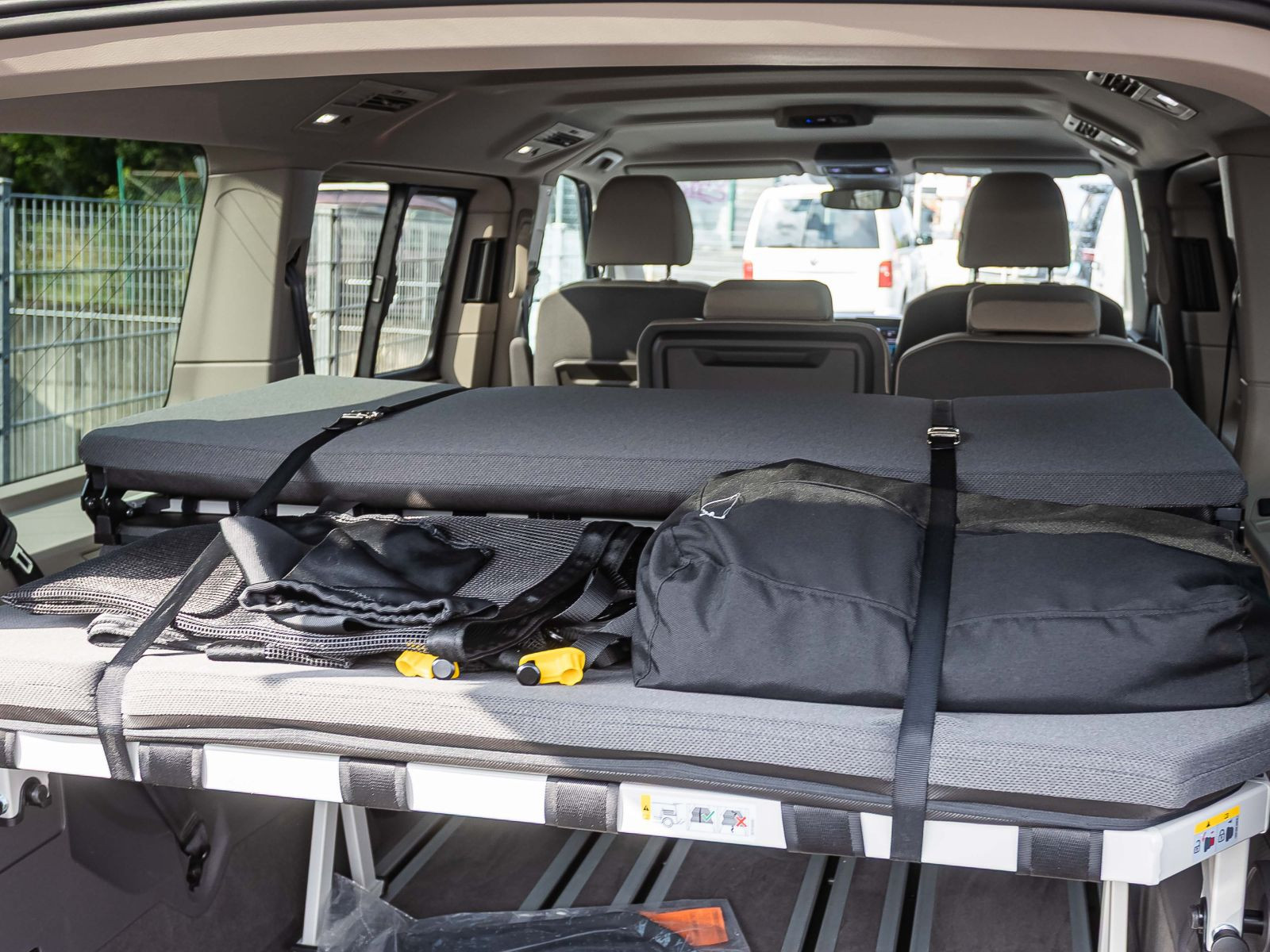 Volkswagen Multivan T7 2.0 TDI DSG LÜ Gute Nacht Paket