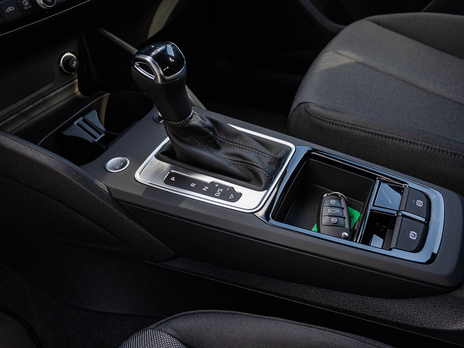 Audi Q2 advanced 35 TFS 150 PS S tronic 18" Assistenz & -Komfort-Paket