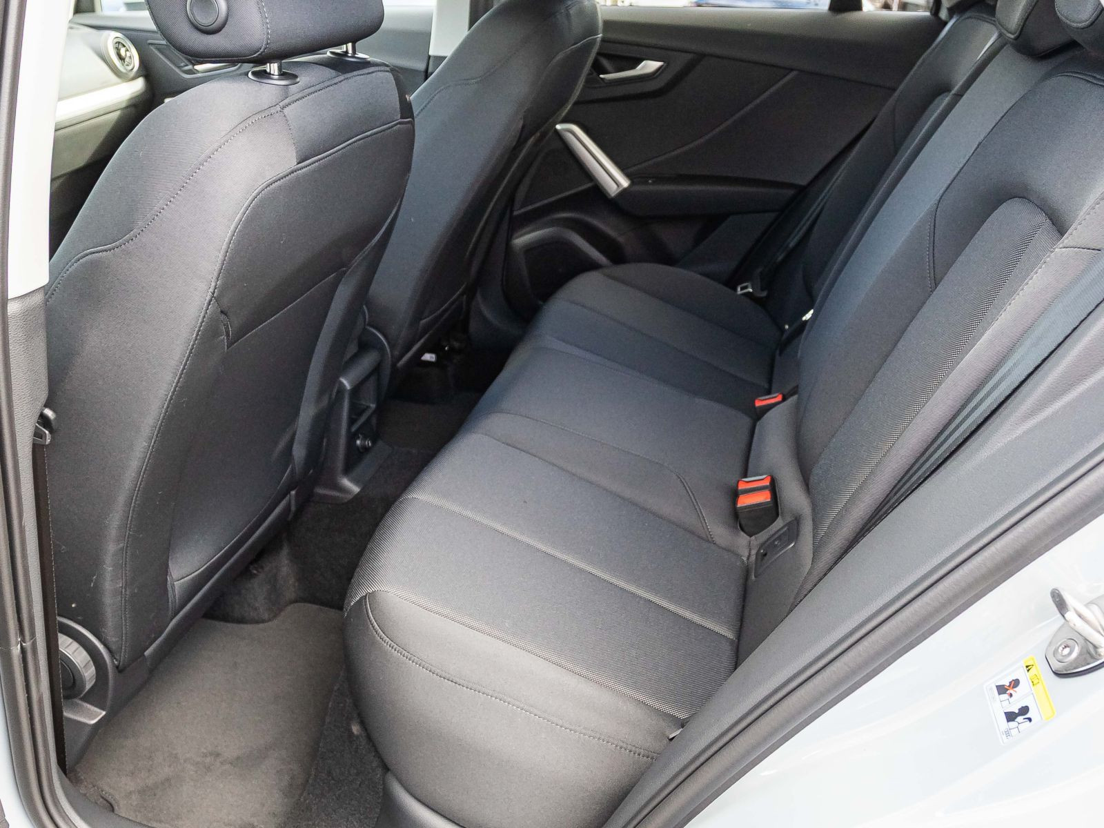 Audi Q2 advanced 35 TFS 150 PS S tronic 18" Assistenz & -Komfort-Paket