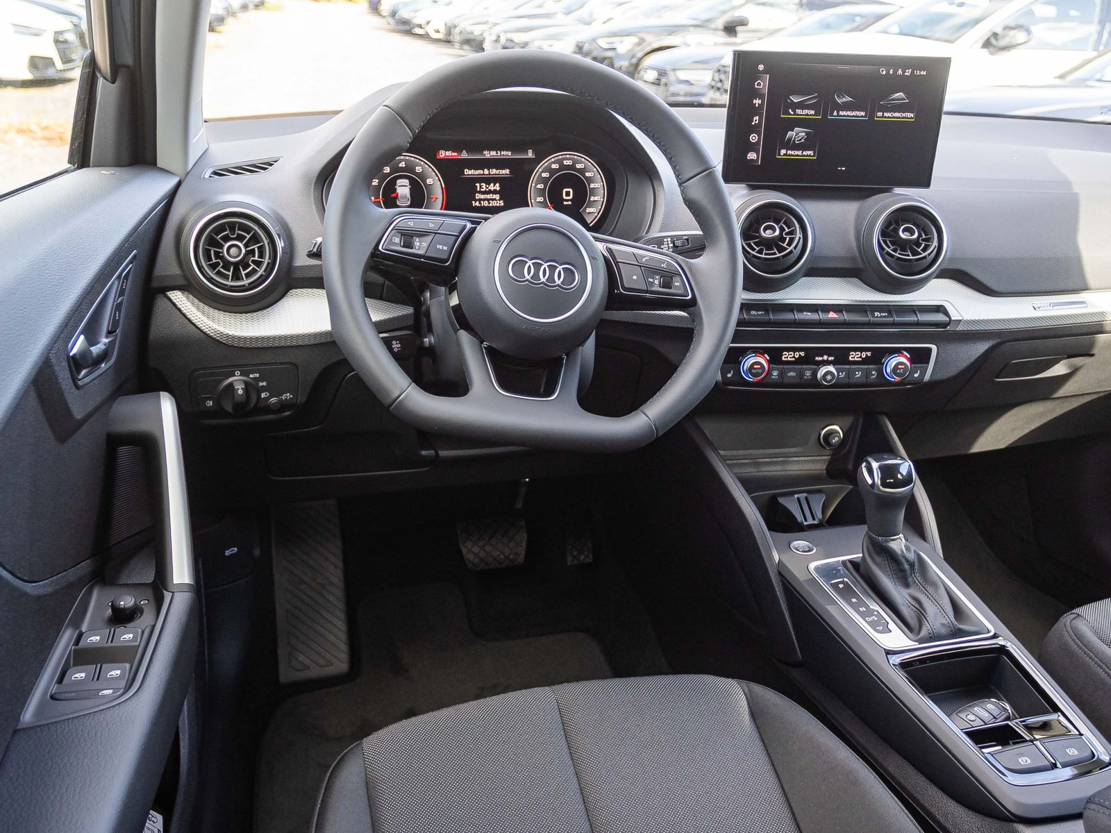 Audi Q2 advanced 35 TFS 150 PS S tronic 18" Assistenz & -Komfort-Paket