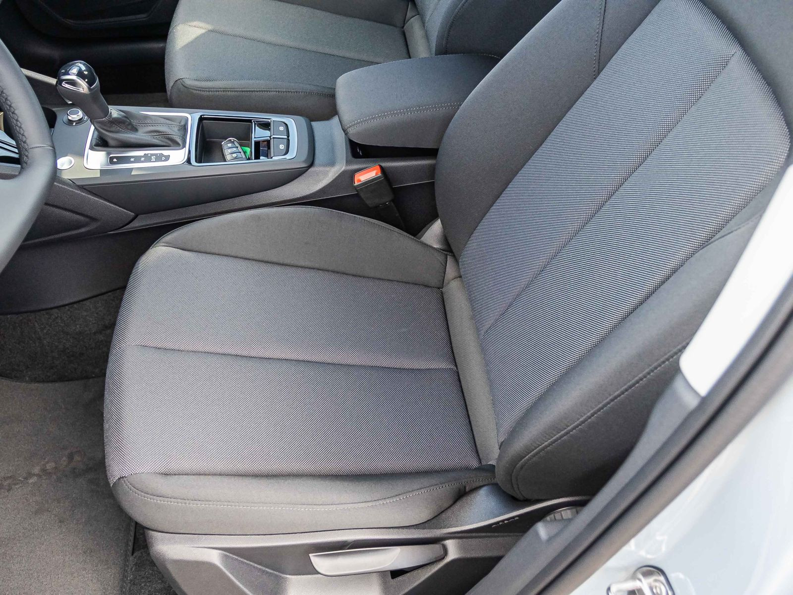 Audi Q2 advanced 35 TFS 150 PS S tronic 18" Assistenz & -Komfort-Paket