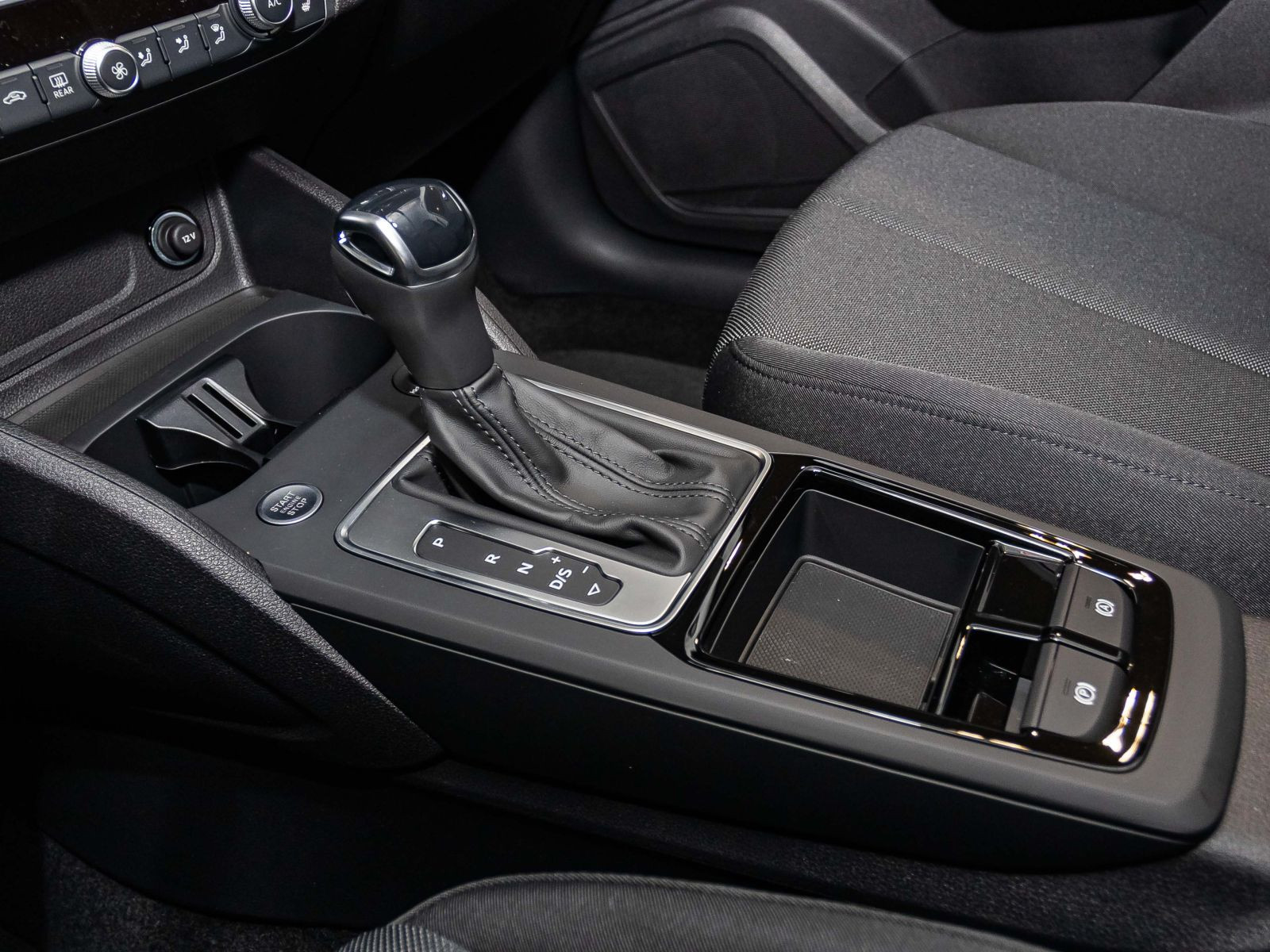 Audi Q2 advanced 35 TFSI 150 S tronic  18" Assistenz & -Komfort-Paket