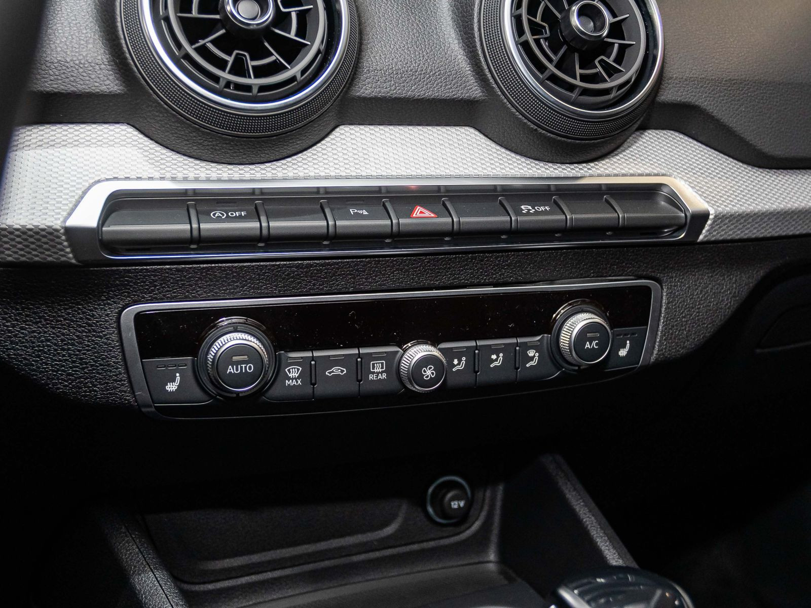 Audi Q2 advanced 35 TFSI 150 S tronic  18" Assistenz & -Komfort-Paket