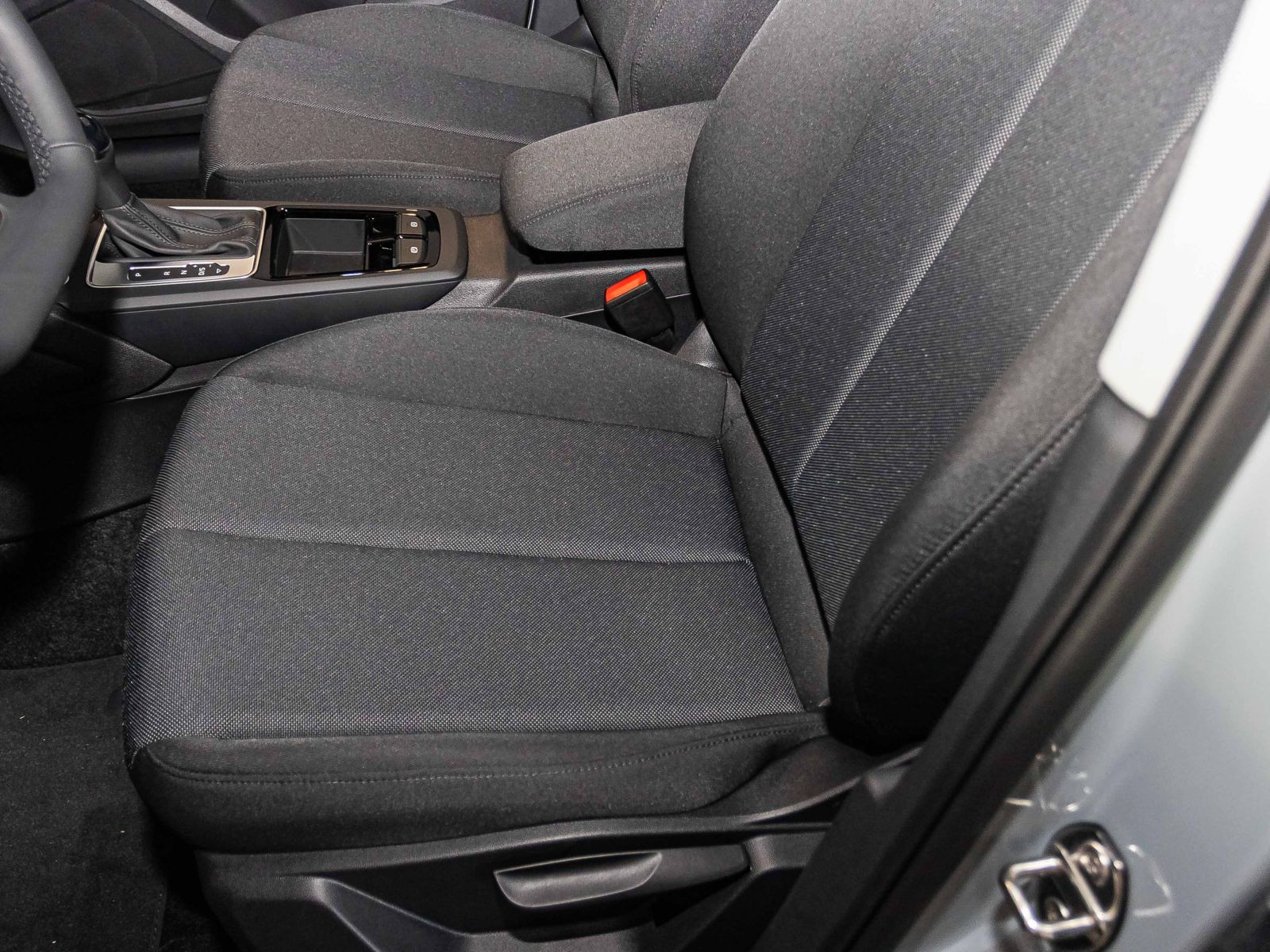 Audi Q2 advanced 35 TFSI 150 S tronic  18" Assistenz & -Komfort-Paket