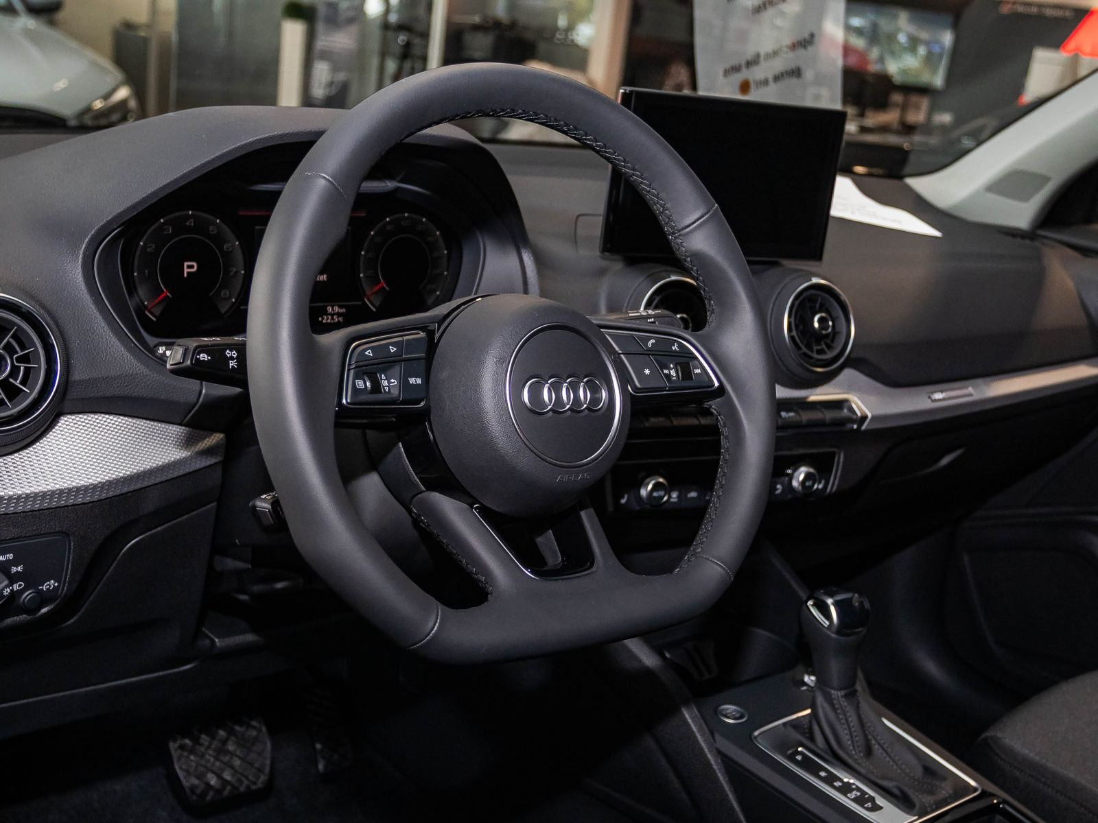 Audi Q2 advanced 35 TFSI 150 S tronic  18" Assistenz & -Komfort-Paket