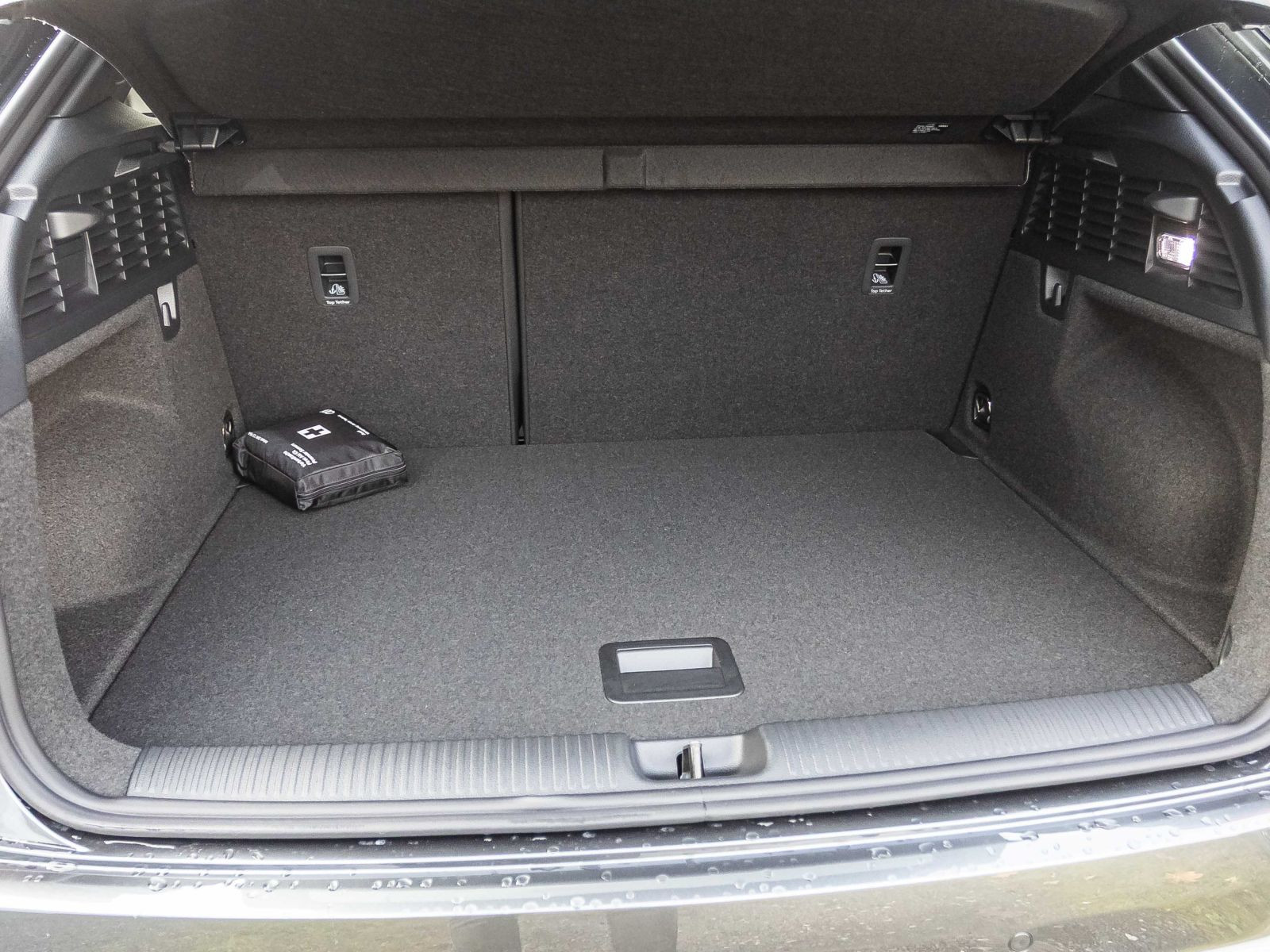 Audi Q2 S line 35 TFSI 150PS S tronic AHK 18" Klima-Komfort-Assistenz-Paket S-Interieur