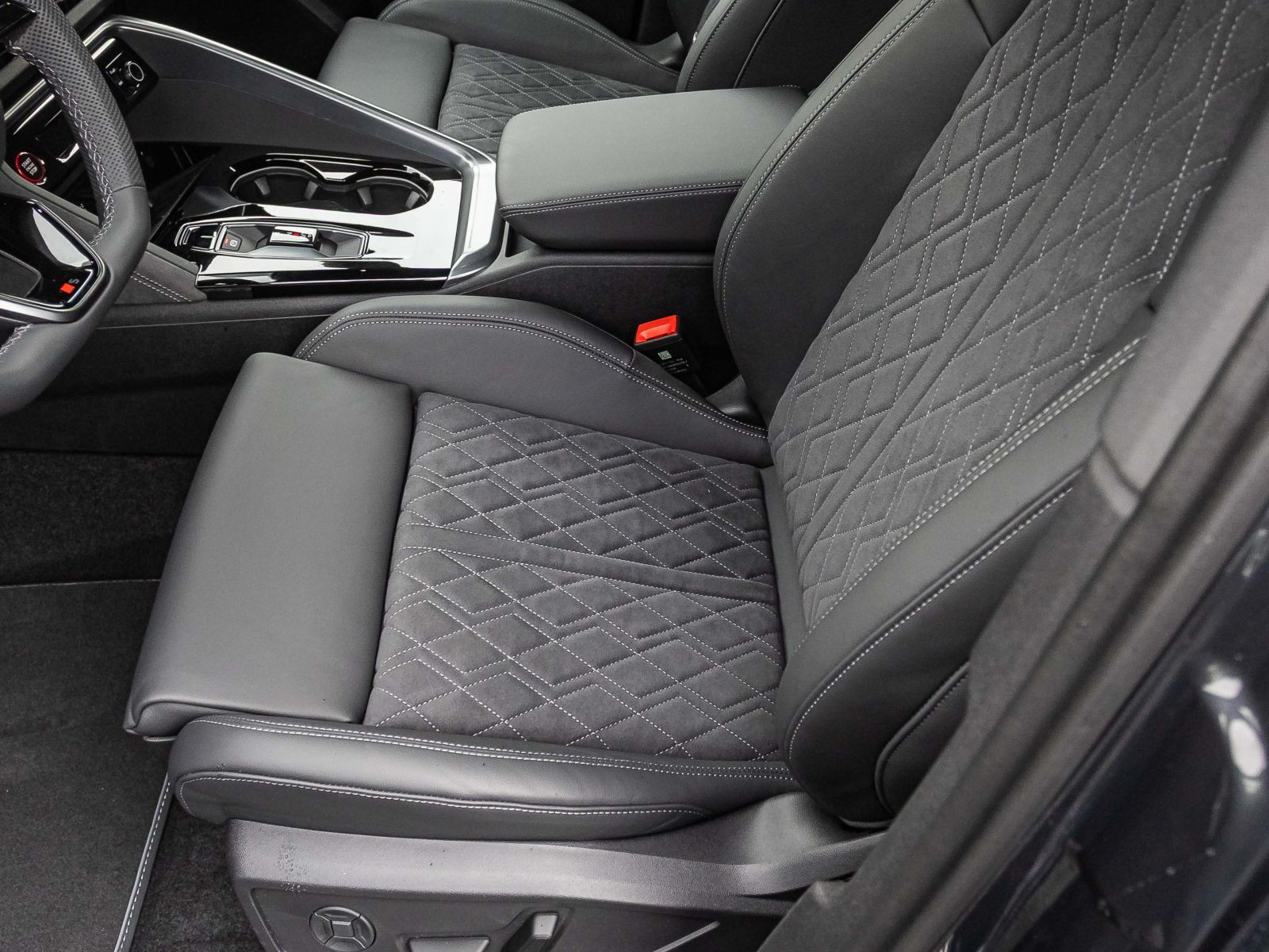 Audi Q5 Sportback S-LINE e-hybrid qu. AHK TECH-PRO Luftfederung MMI-Pro