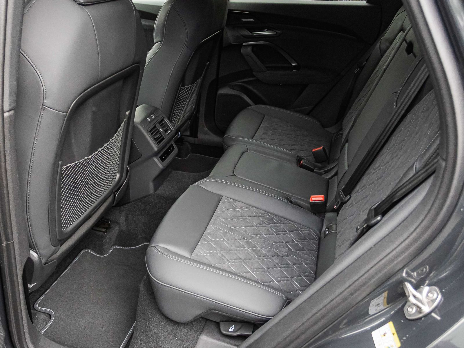 Audi Q5 Sportback S-LINE e-hybrid qu. AHK TECH-PRO Luftfederung MMI-Pro