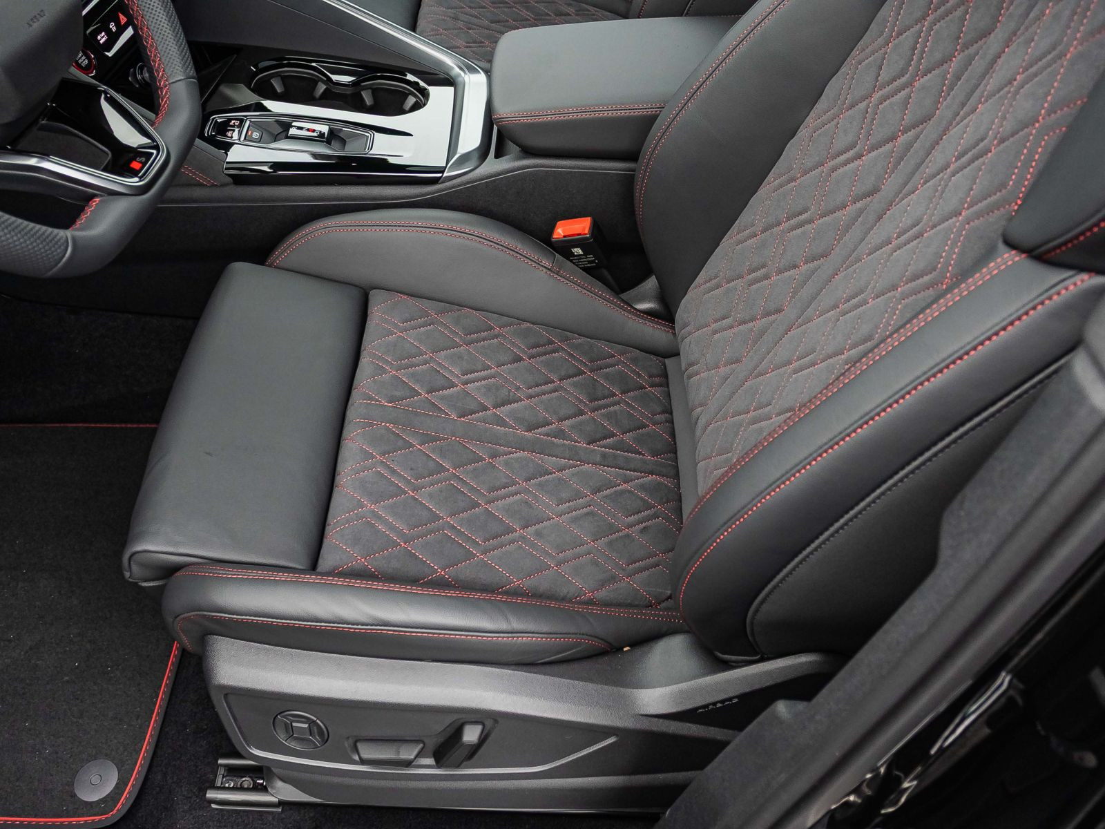 Audi Q5 SUV e-hybrid quattro 270kW S MMI Tech Pro Pano AHK