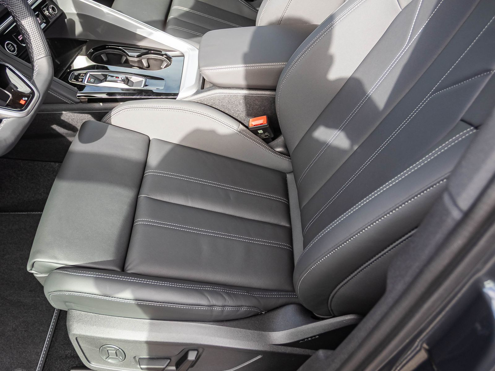 Audi Q5 SUV e-hybrid quattro 220kW  Tech-Plus MMI-pro AHK 0,5%