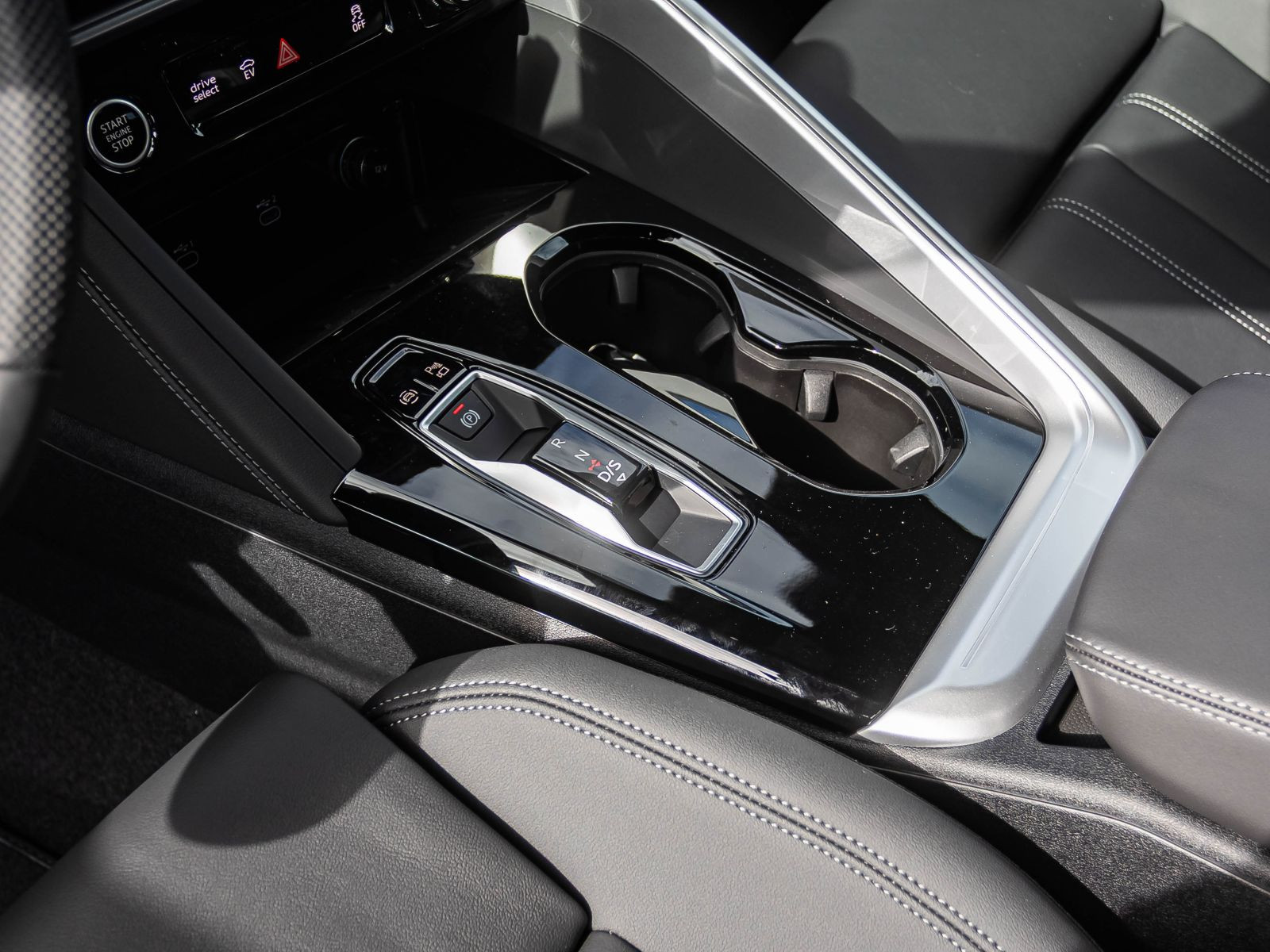 Audi Q5 SUV e-hybrid quattro 220kW  Tech-Plus MMI-pro AHK 0,5%