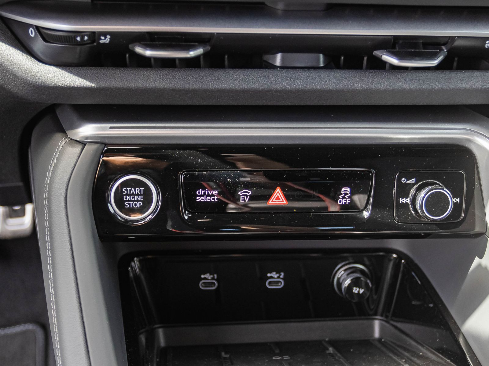 Audi Q5 SUV e-hybrid quattro 220kW  Tech-Plus MMI-pro AHK 0,5%