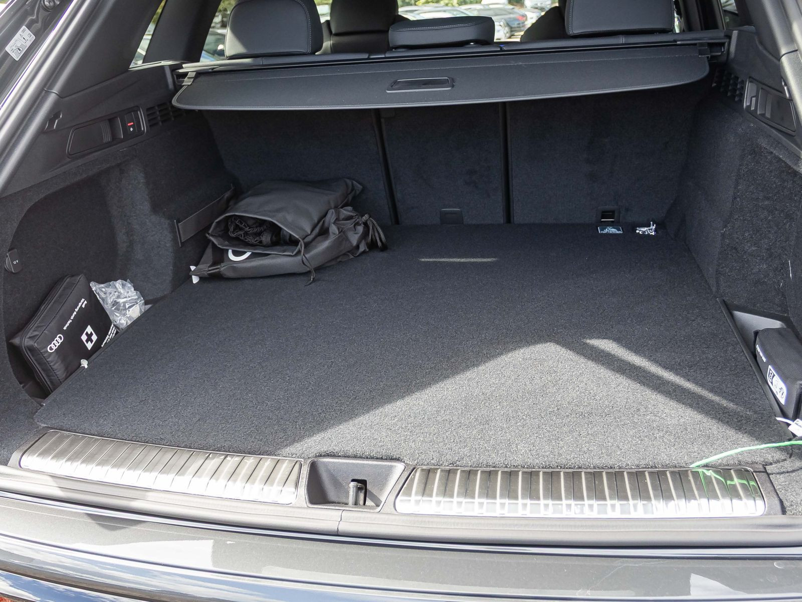 Audi Q5 SUV e-hybrid quattro 220kW  Tech-Plus MMI-pro AHK 0,5%