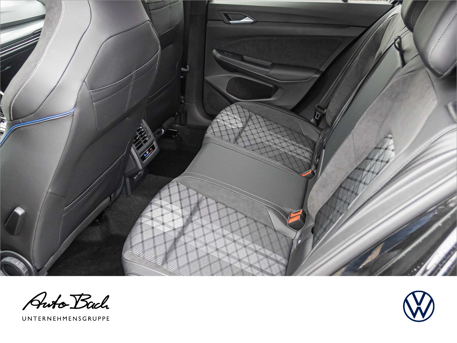 Volkswagen Golf R-Line 1,5 l eTSI OPF 110 kW (150 P S) 7-Gang-Doppelkupplungsgetriebe DSG