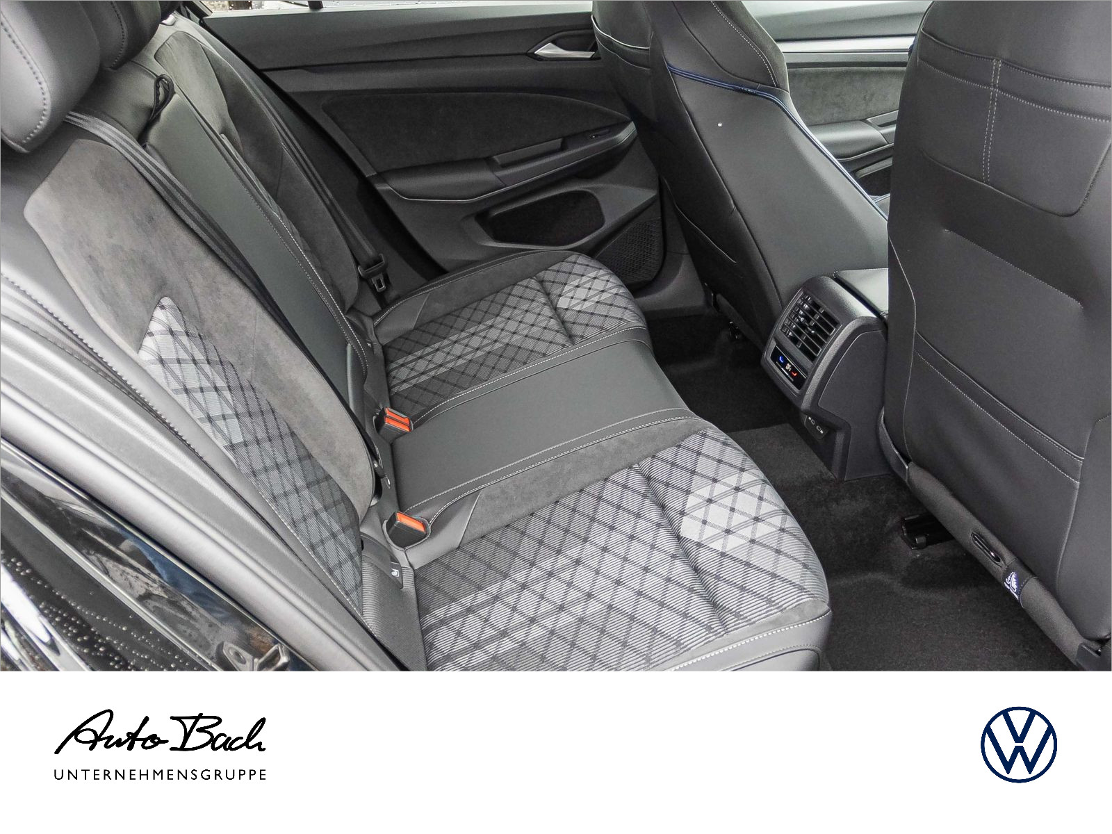 Volkswagen Golf R-Line 1,5 l eTSI OPF 110 kW (150 P S) 7-Gang-Doppelkupplungsgetriebe DSG