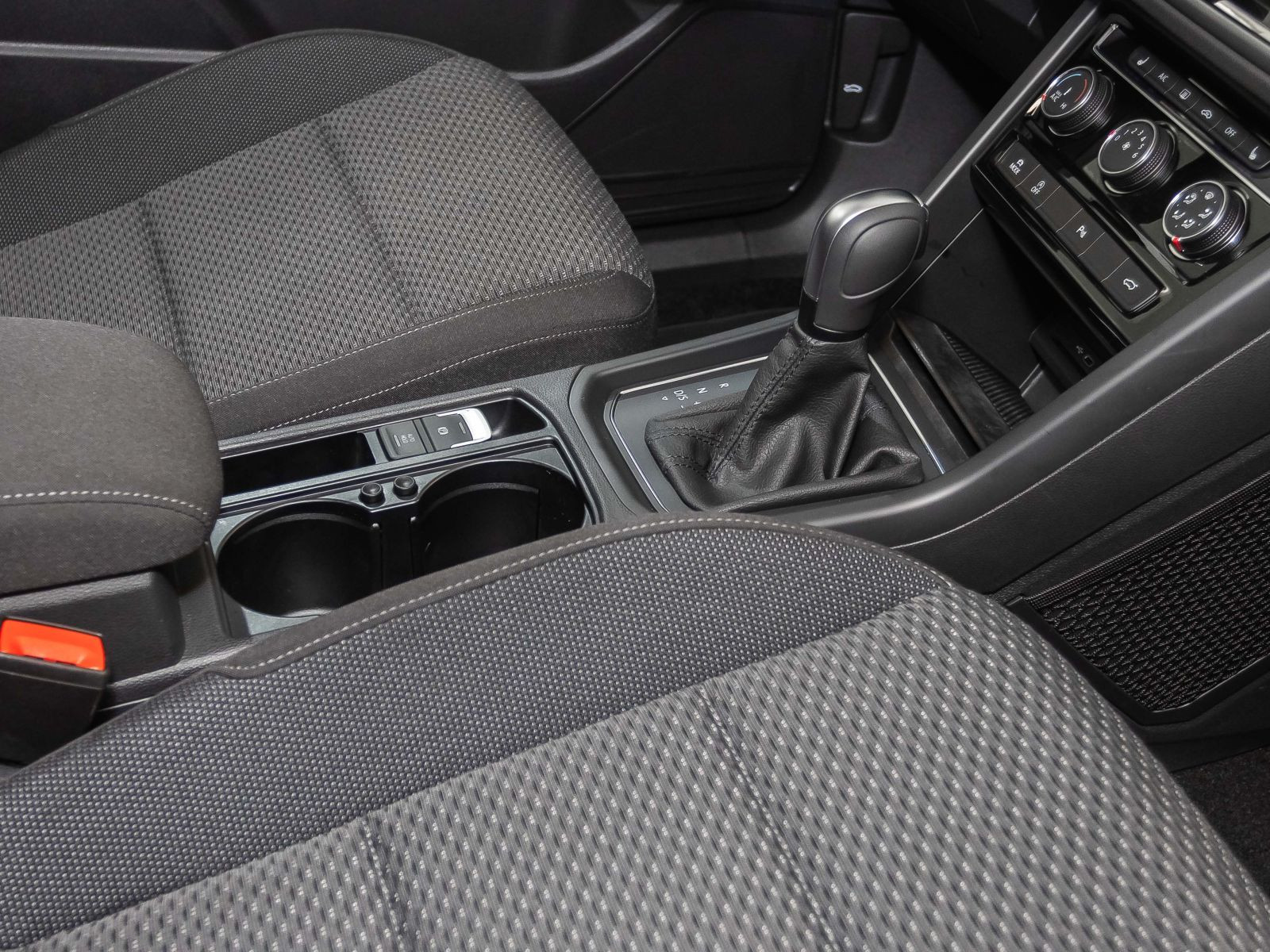 Volkswagen Touran Comfortline 1.5TSI DSG Navi LED ACC EPH DAB