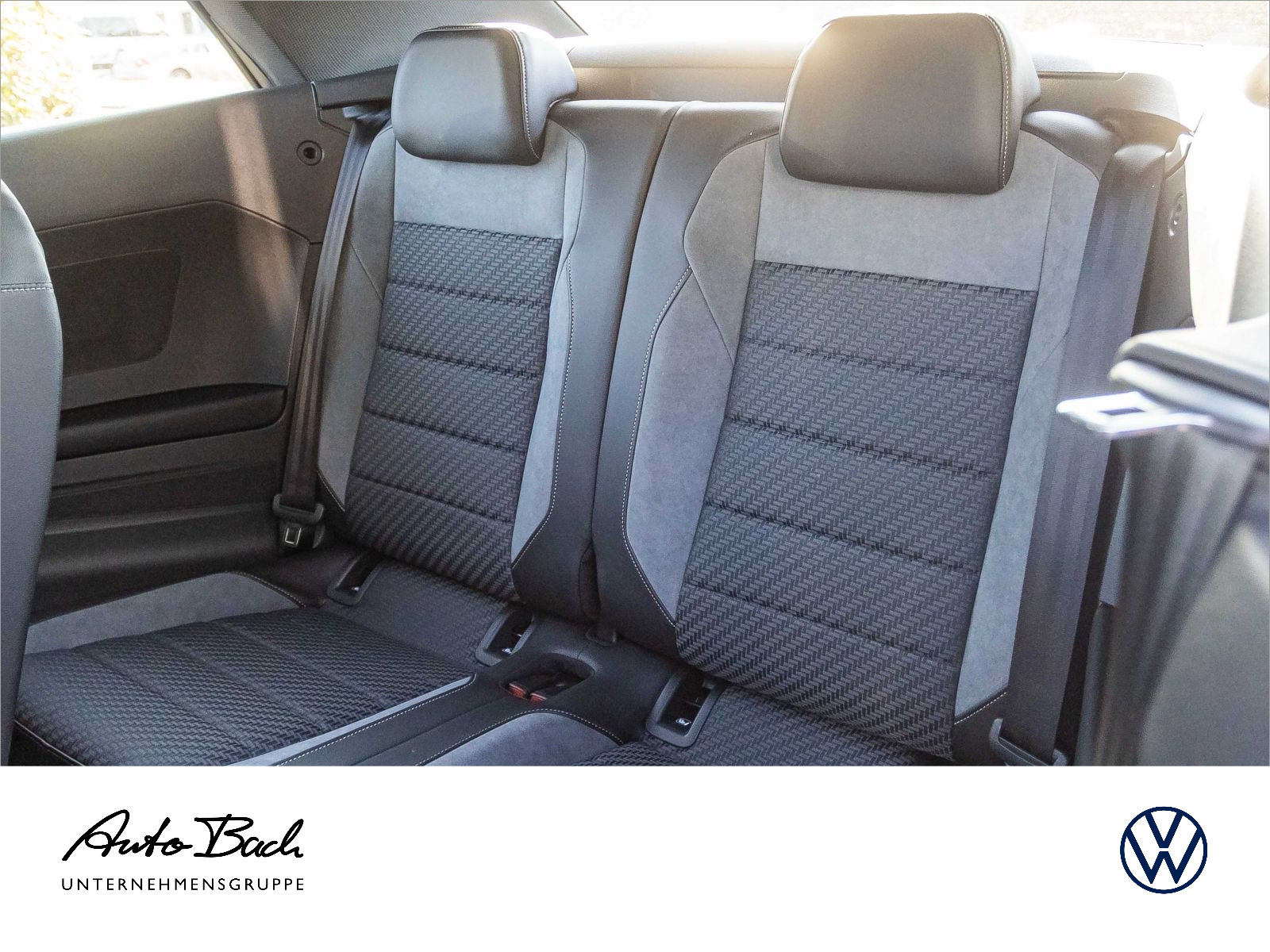 Volkswagen T-Roc Cabriolet R-Line 1.5 l TSI OPF 110 kW (150 PS) 7-Gang-Doppelkupplungsgetri ebe DSG