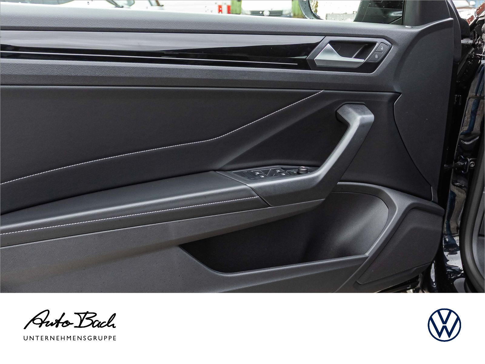 Volkswagen T-Roc Cabriolet R-Line 1.5 l TSI OPF 110 kW (150 PS) 7-Gang-Doppelkupplungsgetri ebe DSG