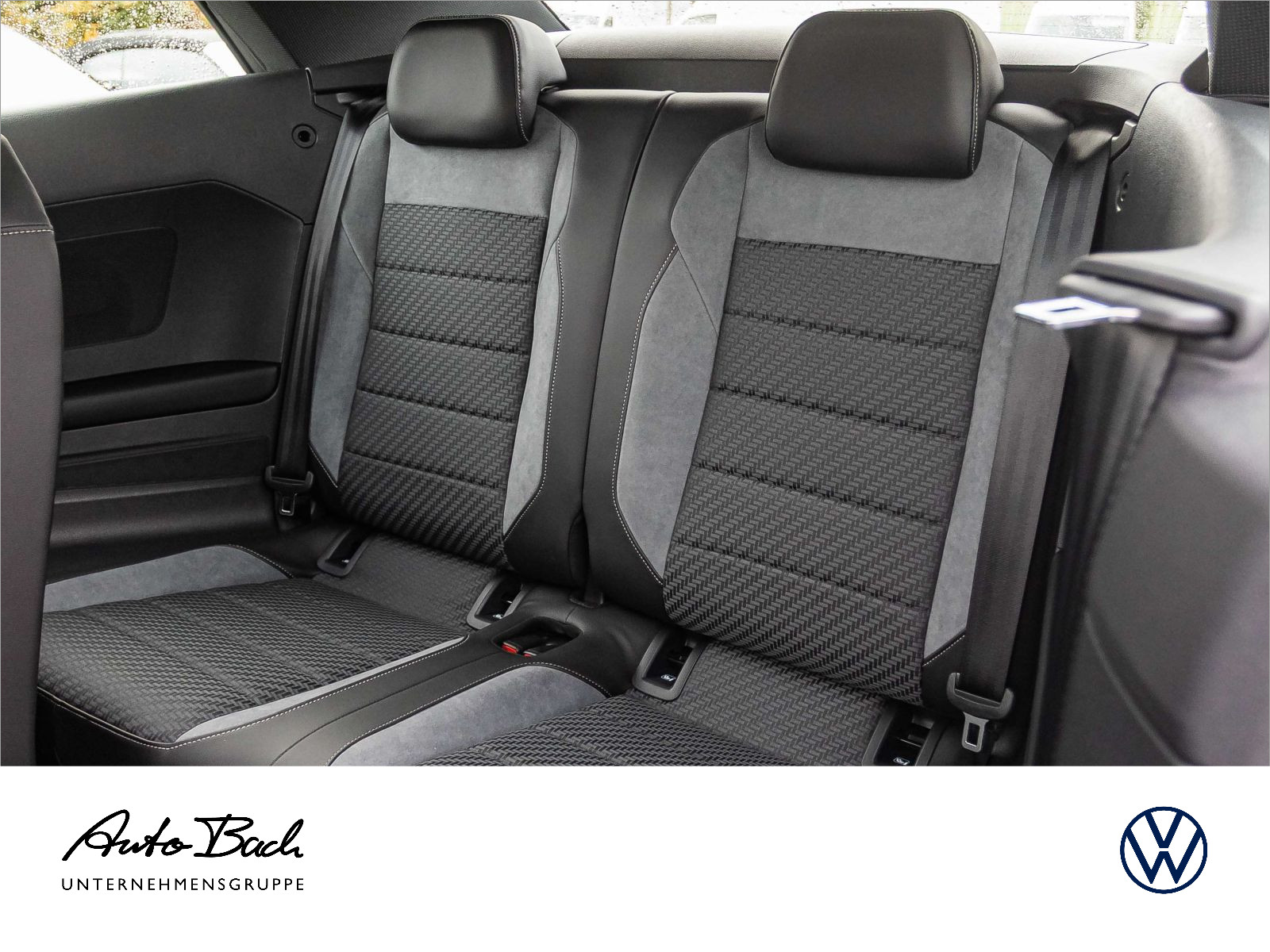 Volkswagen T-Roc Cabriolet R-Line 1.5 l TSI OPF 110 kW (150 PS) 7-Gang-Doppelkupplungsgetri ebe DSG