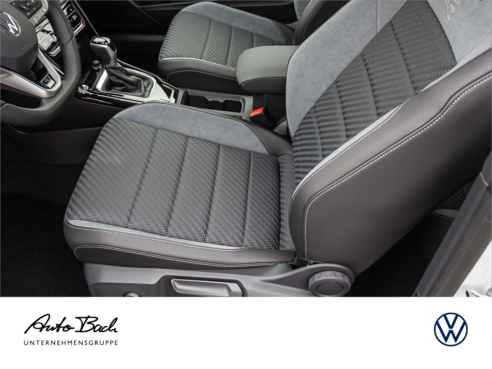 Volkswagen T-Roc Cabriolet R-Line 1.5 l TSI OPF 110 kW (150 PS) 7-Gang-Doppelkupplungsgetri ebe DSG