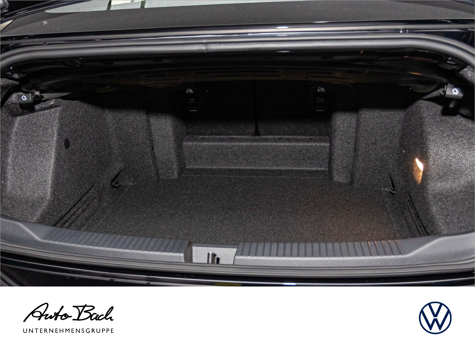 Volkswagen T-Roc Cabriolet R-Line 1.5 l TSI OPF 110 kW (150 PS) 7-Gang-Doppelkupplungsgetri ebe DSG