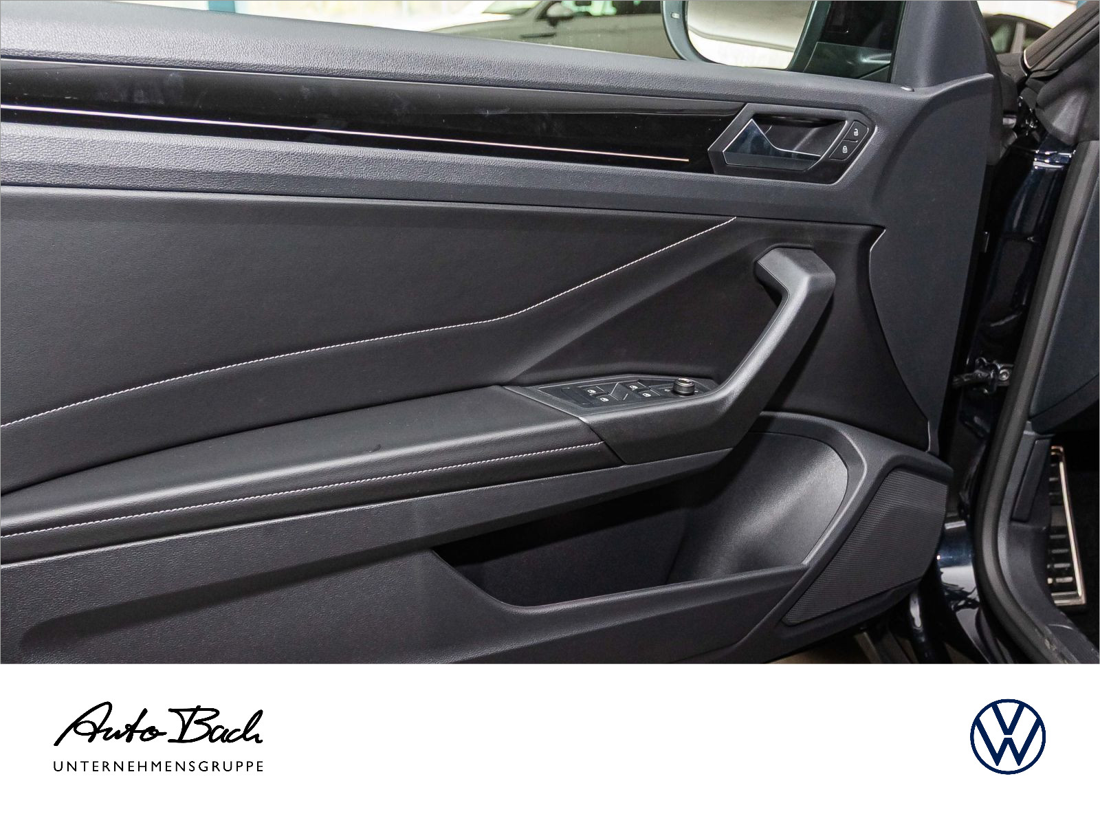 Volkswagen T-Roc Cabriolet R-Line 1.5 l TSI OPF 110 kW (150 PS) 7-Gang-Doppelkupplungsgetri ebe DSG