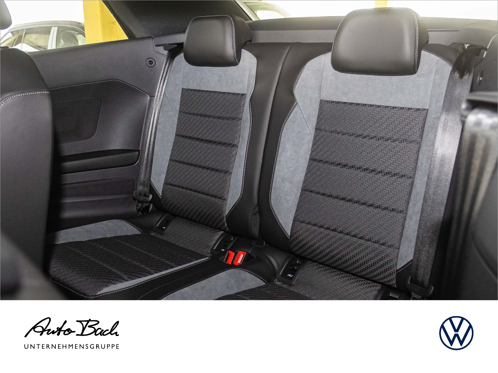 Volkswagen T-Roc Cabriolet R-Line 1.5 l TSI OPF 110 kW (150 PS) 7-Gang-Doppelkupplungsgetri ebe DSG