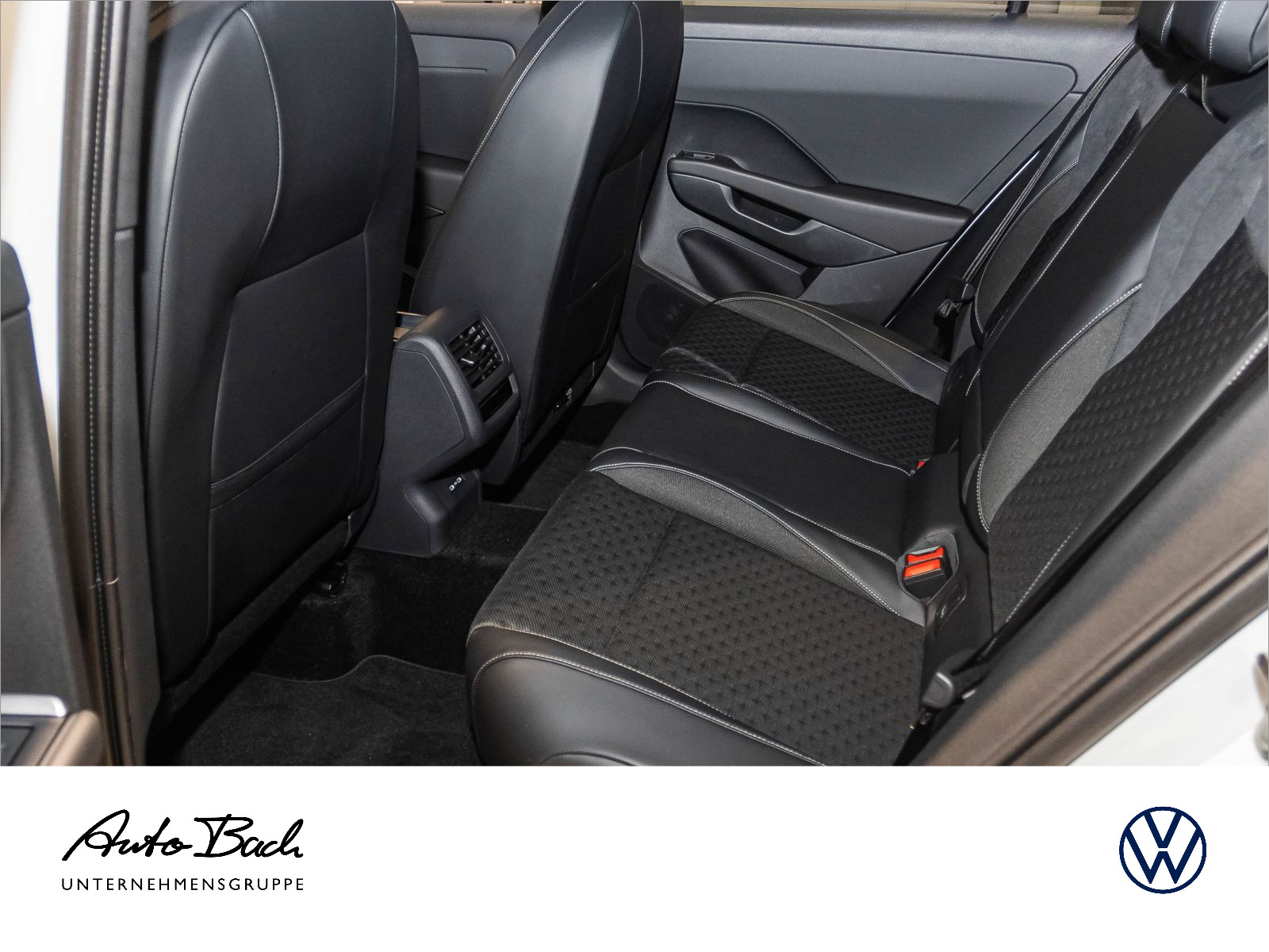 Volkswagen T-Roc R-Line 1.5 l eTSI OPF 110 kW (150 PS) 7-Gang-Doppelkupplungsgetriebe DSG