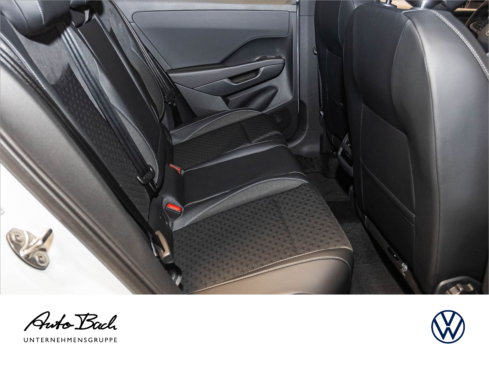 Volkswagen T-Roc R-Line 1.5 l eTSI OPF 110 kW (150 PS) 7-Gang-Doppelkupplungsgetriebe DSG