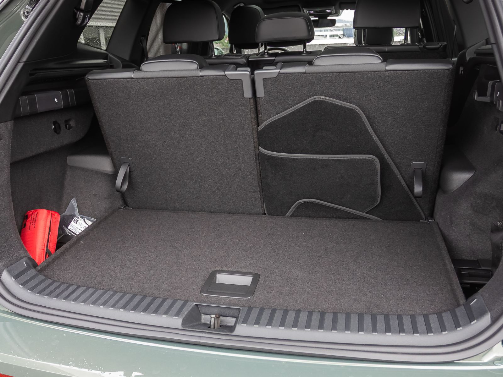 Volkswagen Tayron 2.0 TDI DSG Elegance, 7-Sitze, Navi, HD-LED-Matrix, AHK, Area View inkl. Rückfahrkamera
