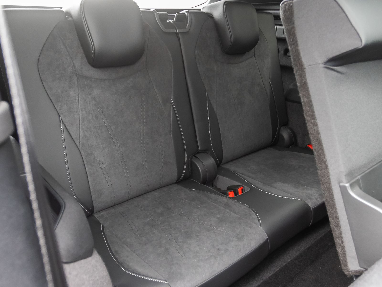Volkswagen Tayron 2.0 TDI DSG Elegance, 7-Sitze, Navi, HD-LED-Matrix, AHK, Area View inkl. Rückfahrkamera