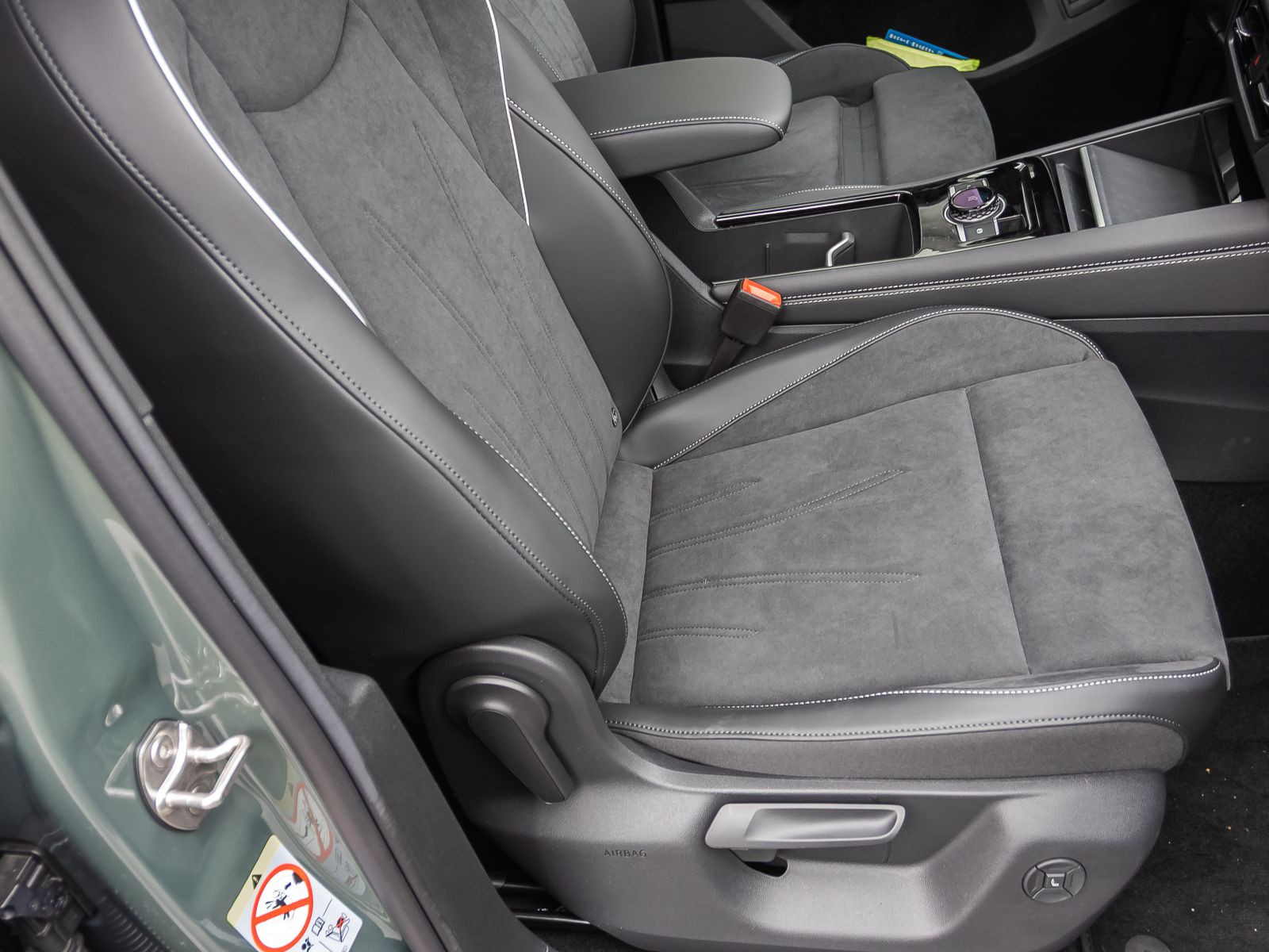 Volkswagen Tayron 2.0 TDI DSG Elegance, 7-Sitze, Navi, HD-LED-Matrix, AHK, Area View inkl. Rückfahrkamera