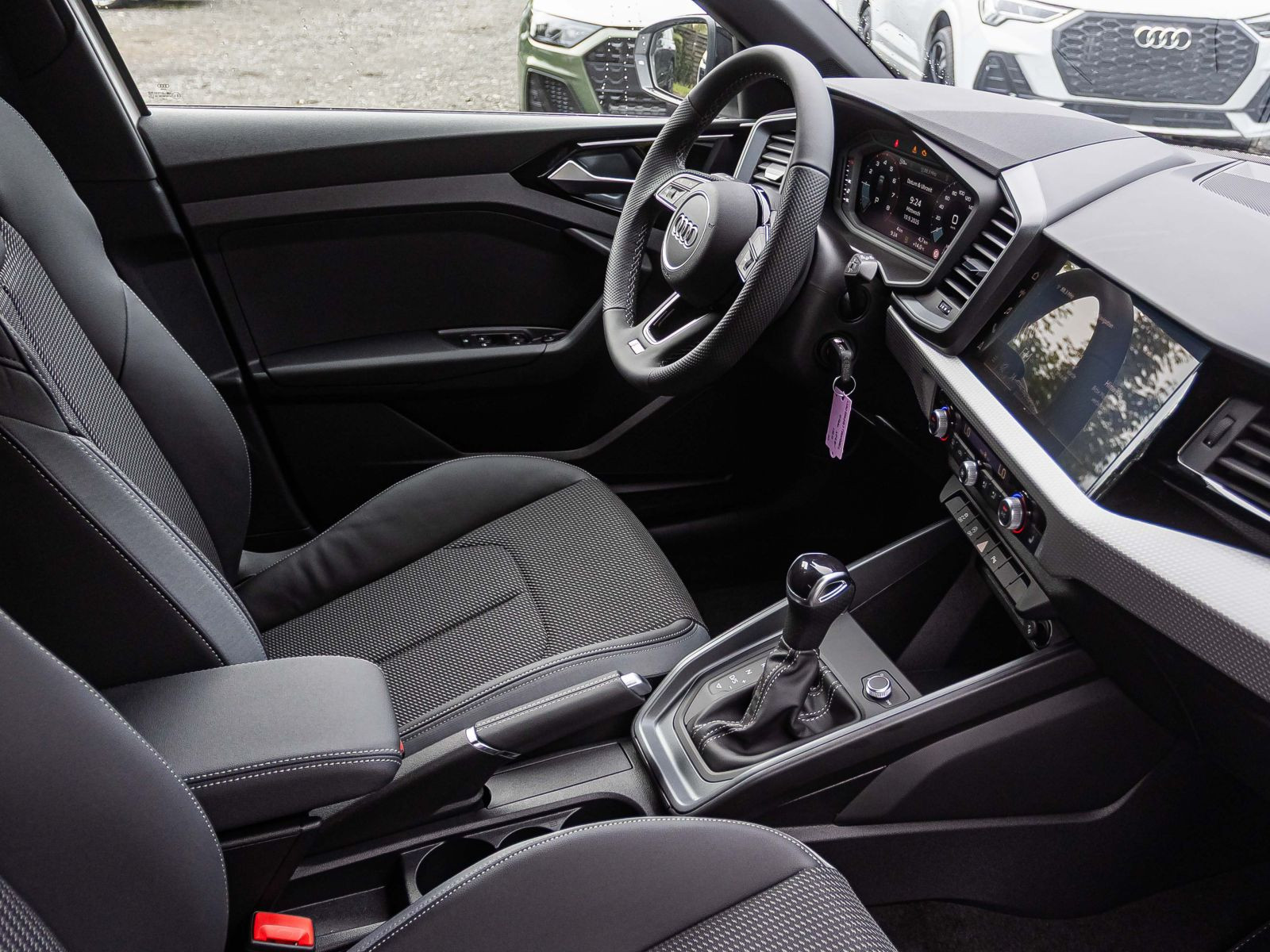 Audi A1 Sportback S line 25 TFSI 95PS S tronic PDC Dynamikpaket RFK  17"