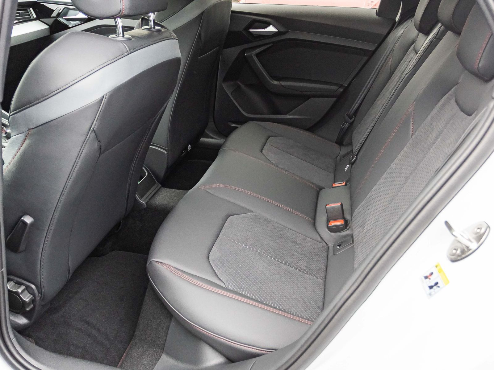 Audi A1 Sportback S line 40TFSI 207PS SONOS-3D NAVI