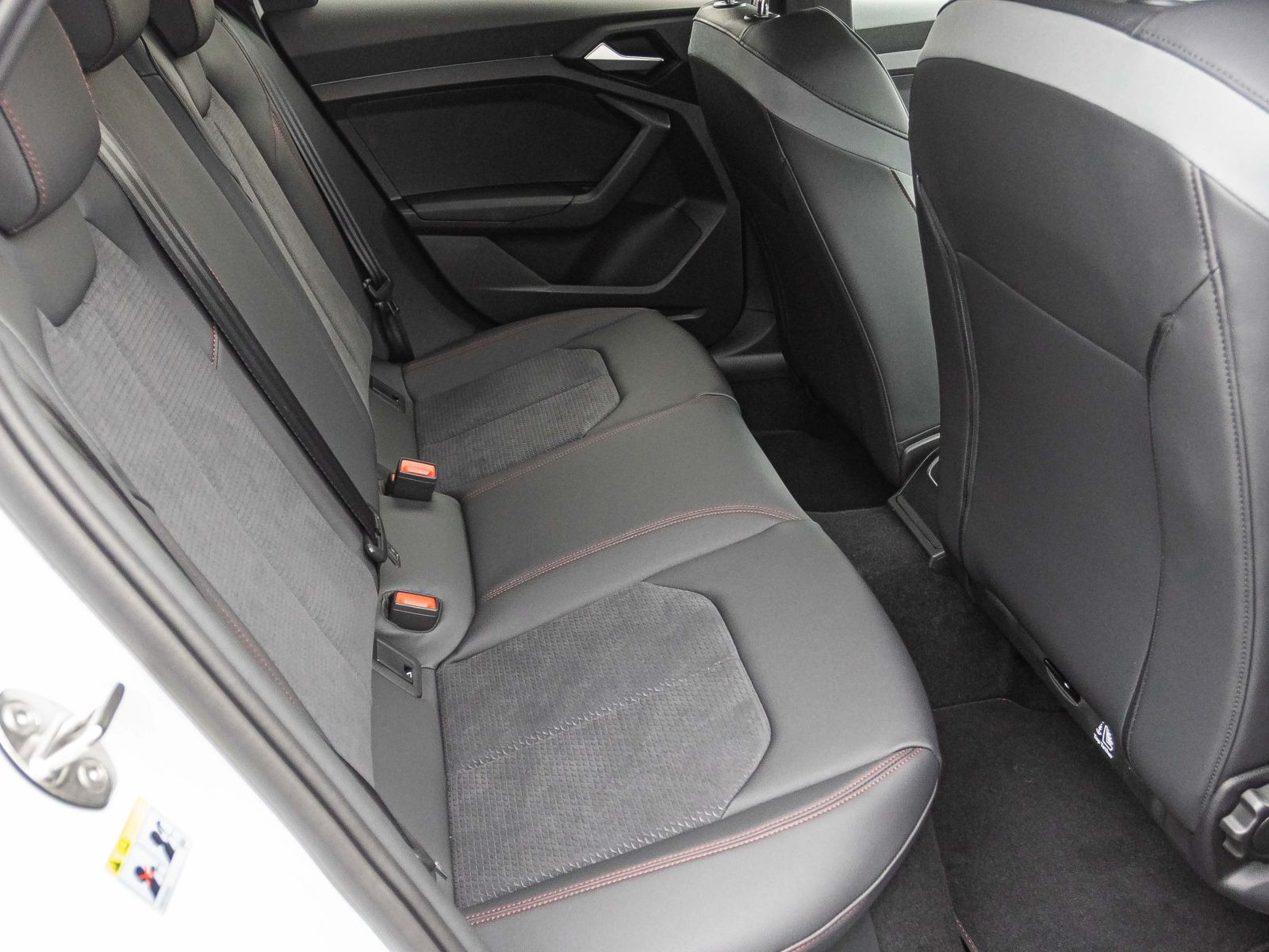 Audi A1 Sportback S line 40TFSI 207PS SONOS-3D NAVI