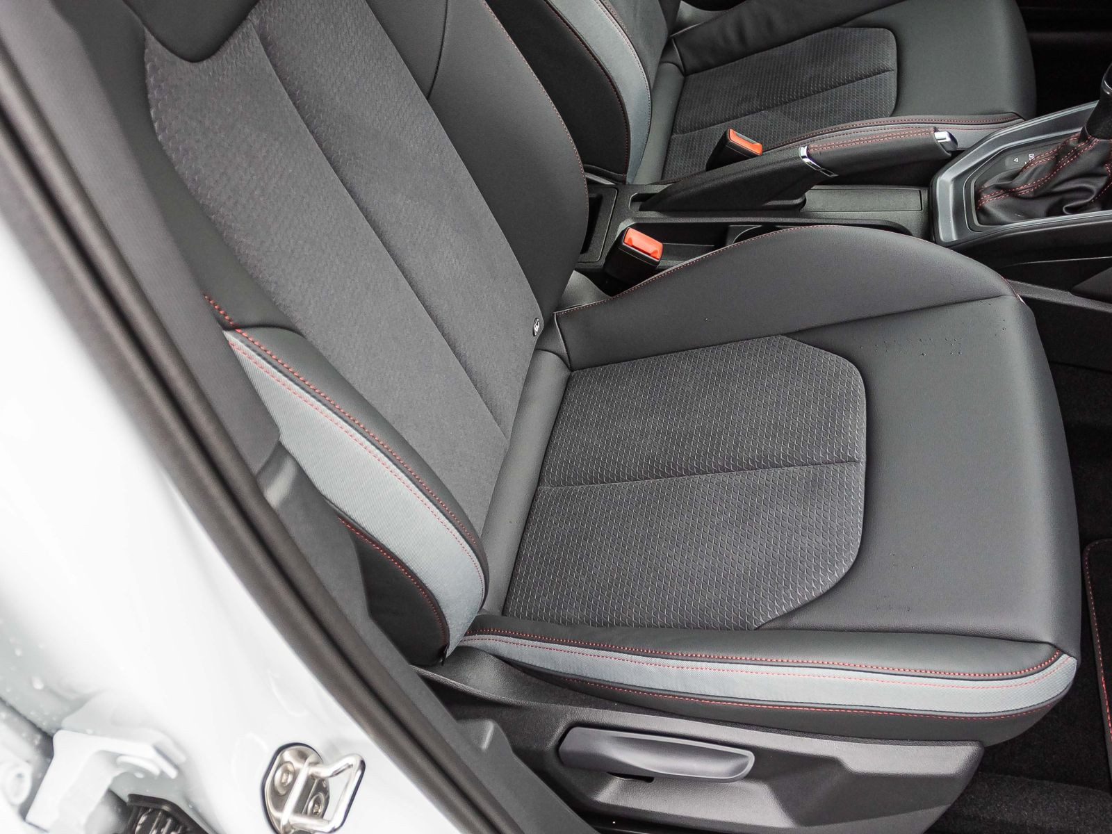 Audi A1 Sportback S line 40TFSI 207PS SONOS-3D NAVI