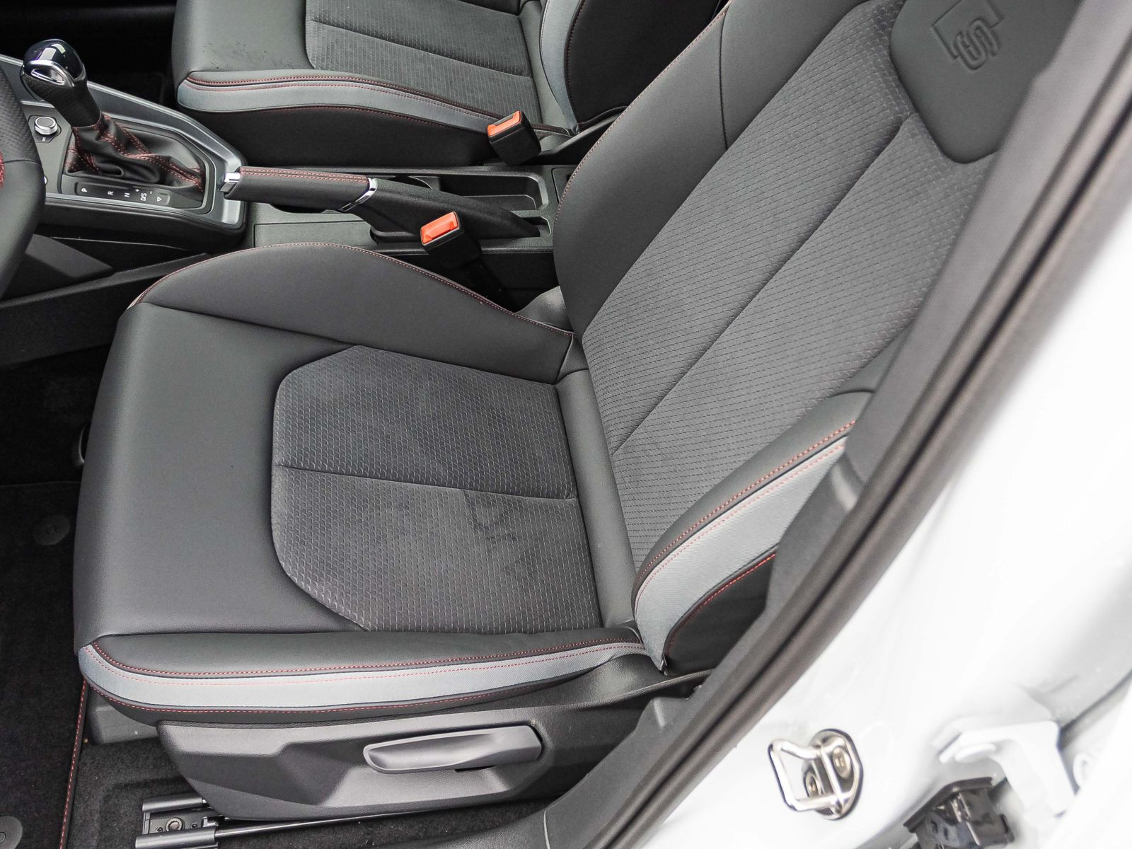 Audi A1 Sportback S line 40TFSI 207PS SONOS-3D NAVI