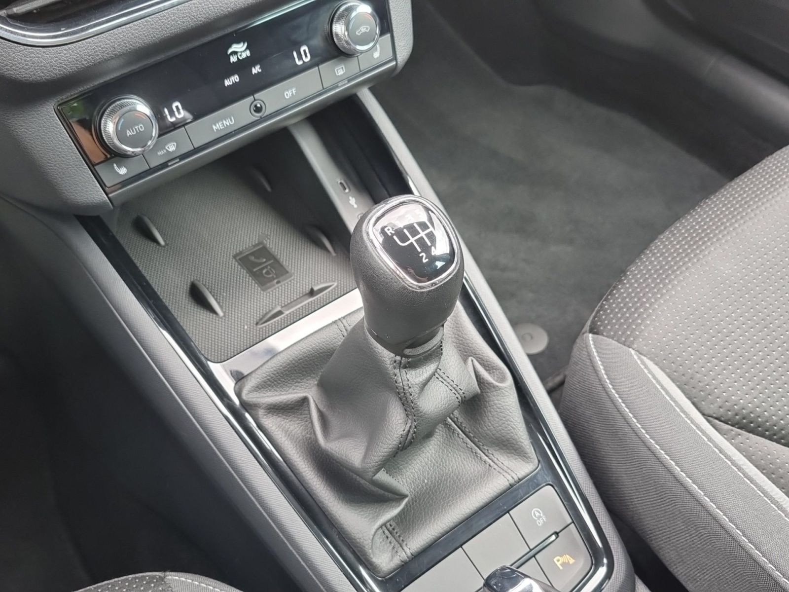 Skoda Kamiq 1.0 TSI Tour Navi LED CarPlay GRA EPH